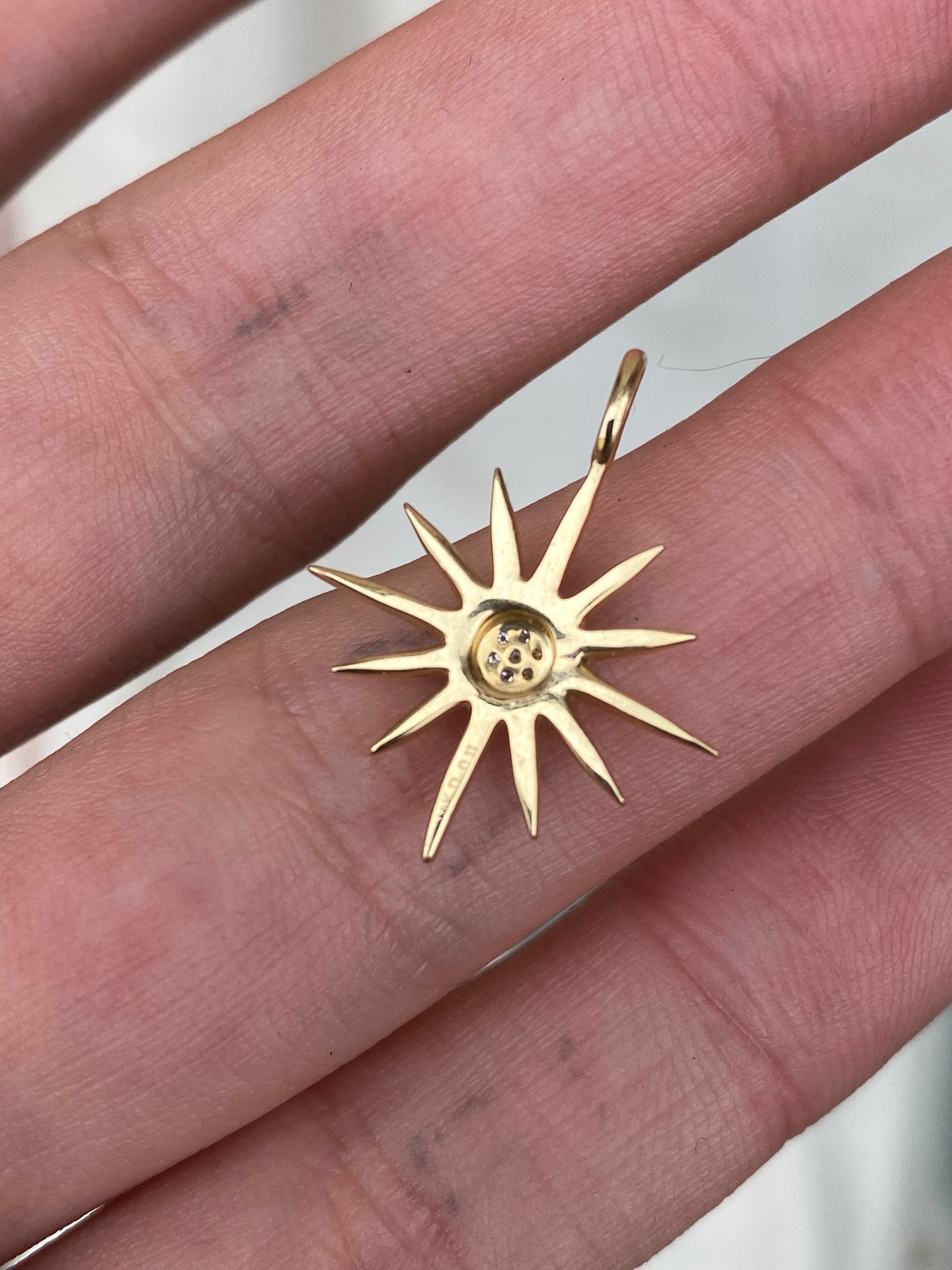 14kt diamond starburst