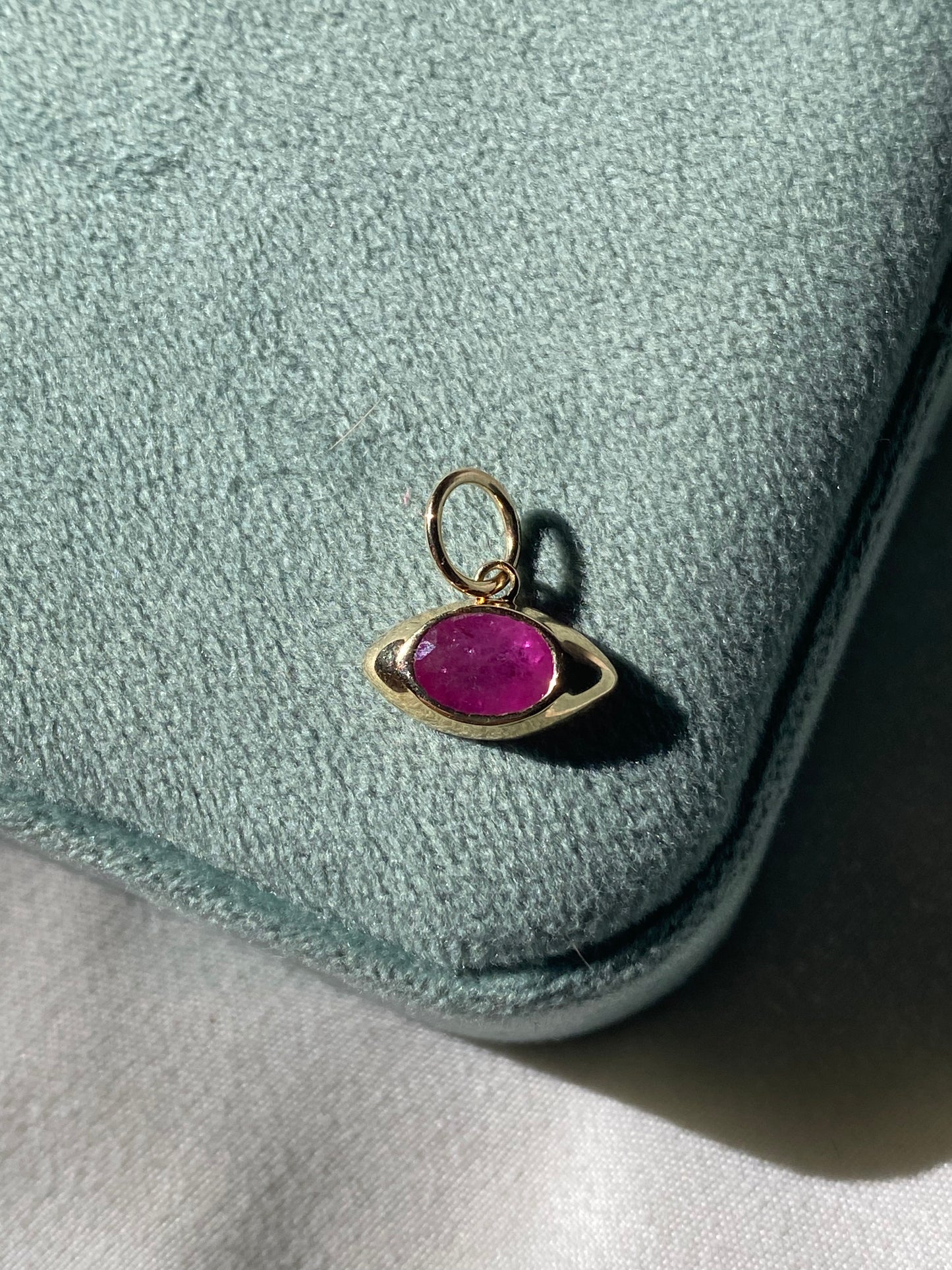 14kt ruby eye