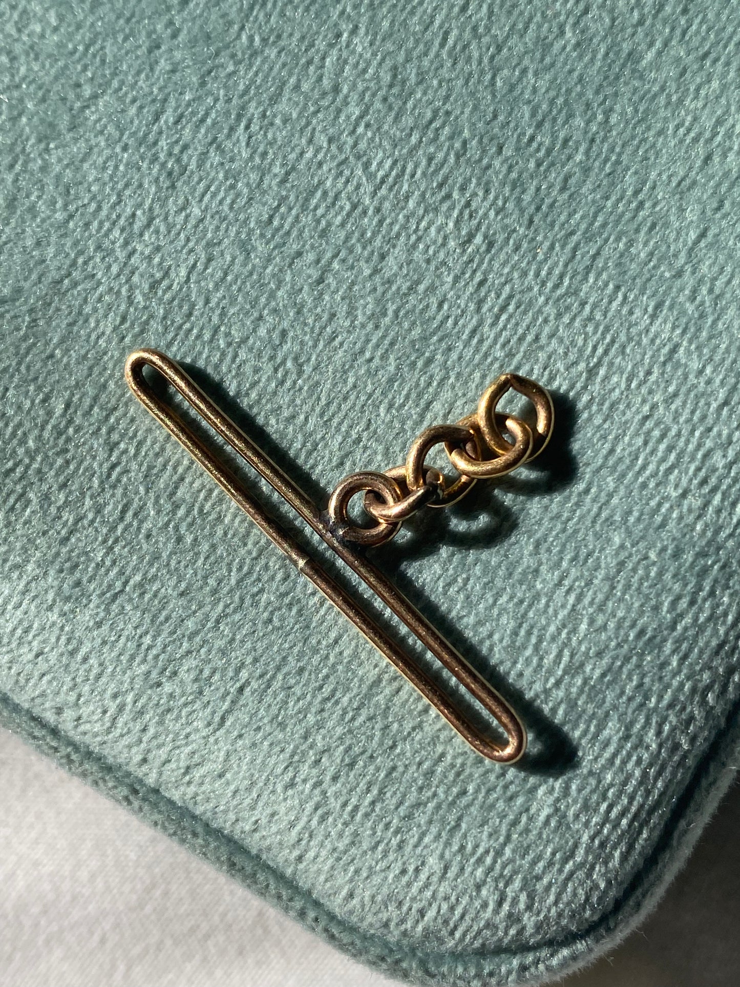 14kt antique t bar