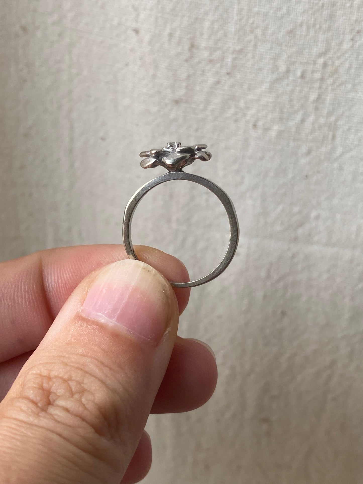 10kt vintage diamond flower ring