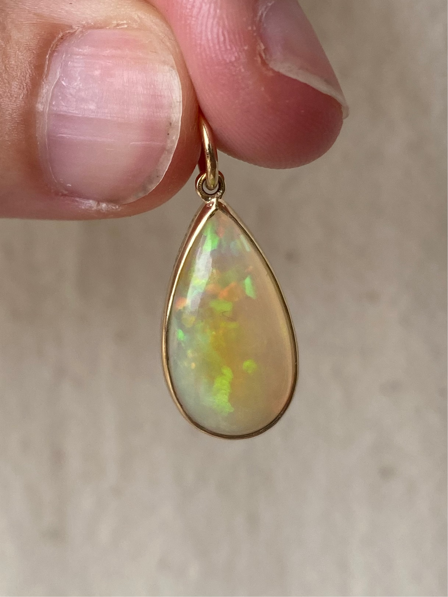14kt 4.90ctw opal pendant