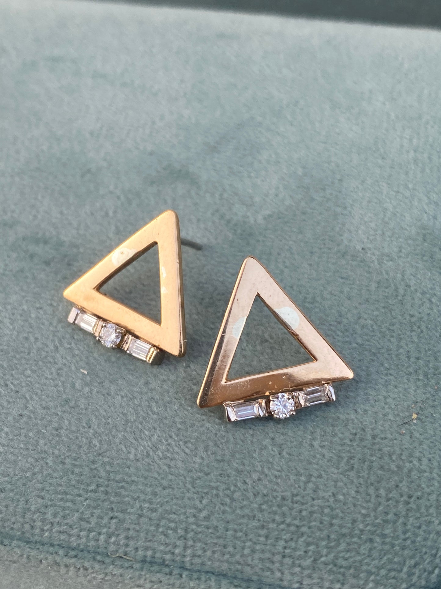 14kt diamond triangle earrings