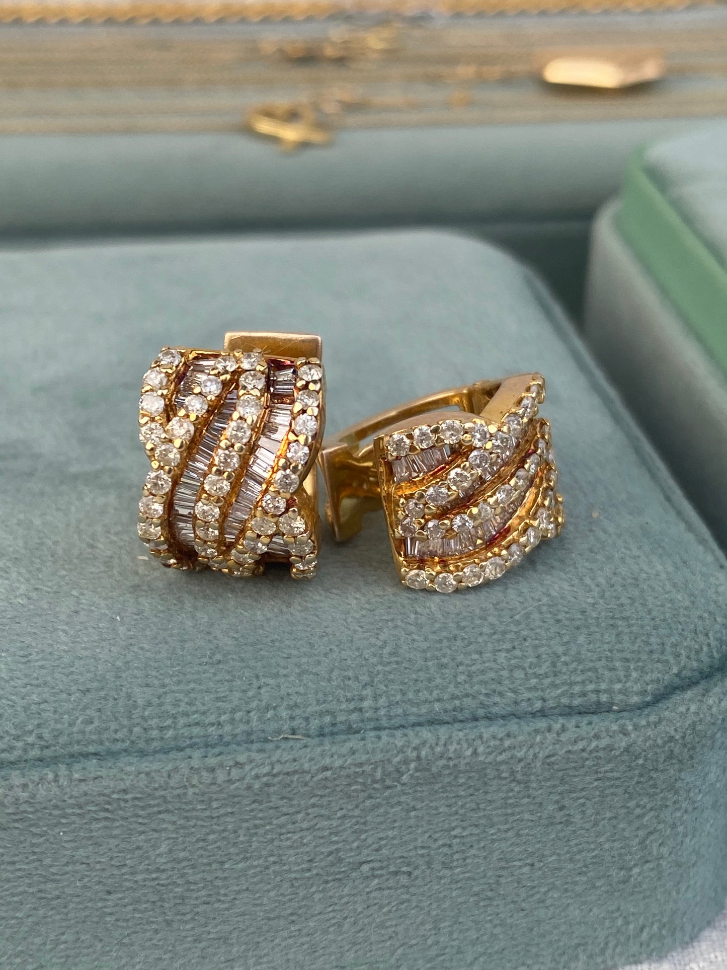 14kt diamond earrings