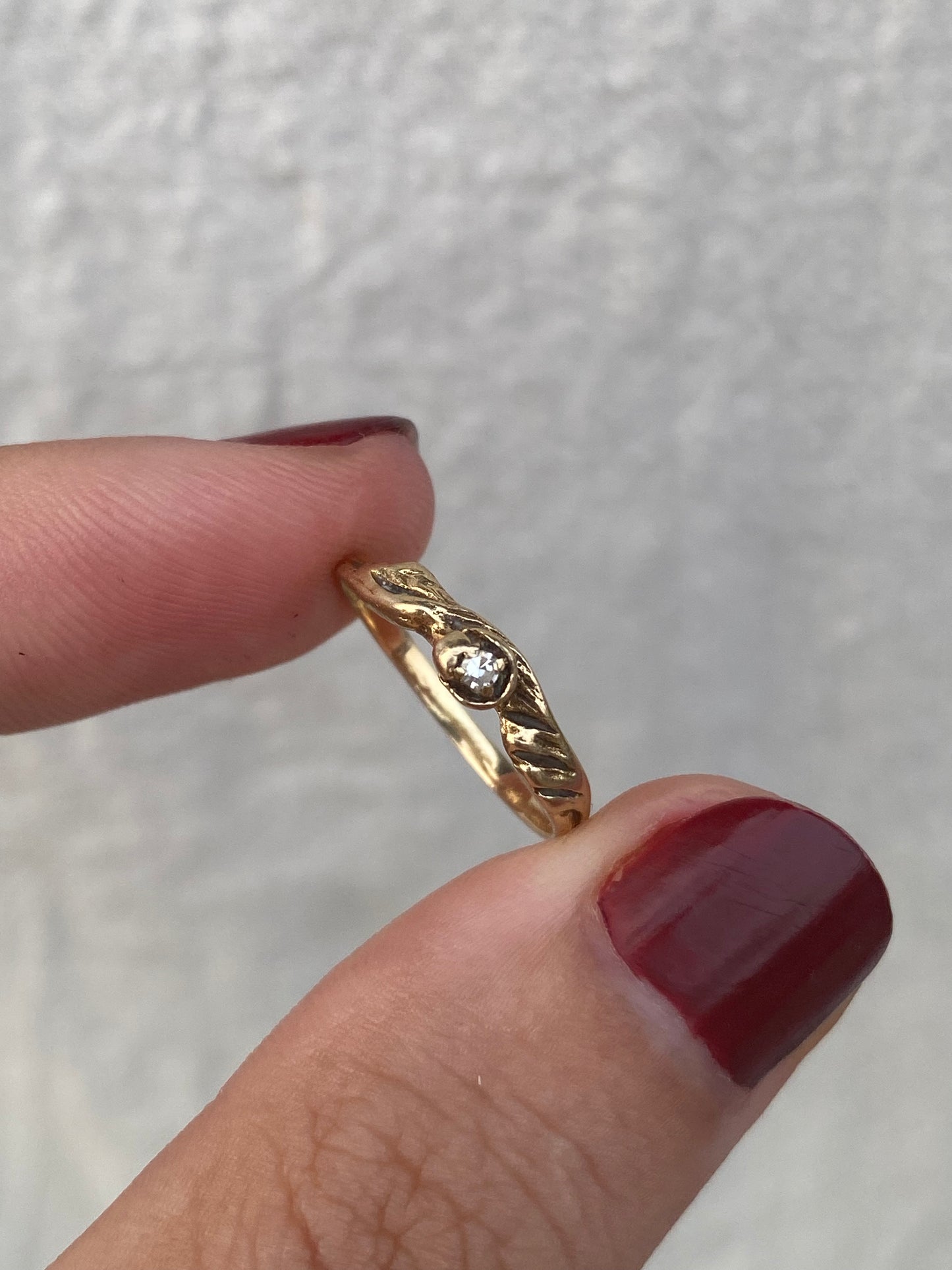 14kt vintage diamond solitare ring