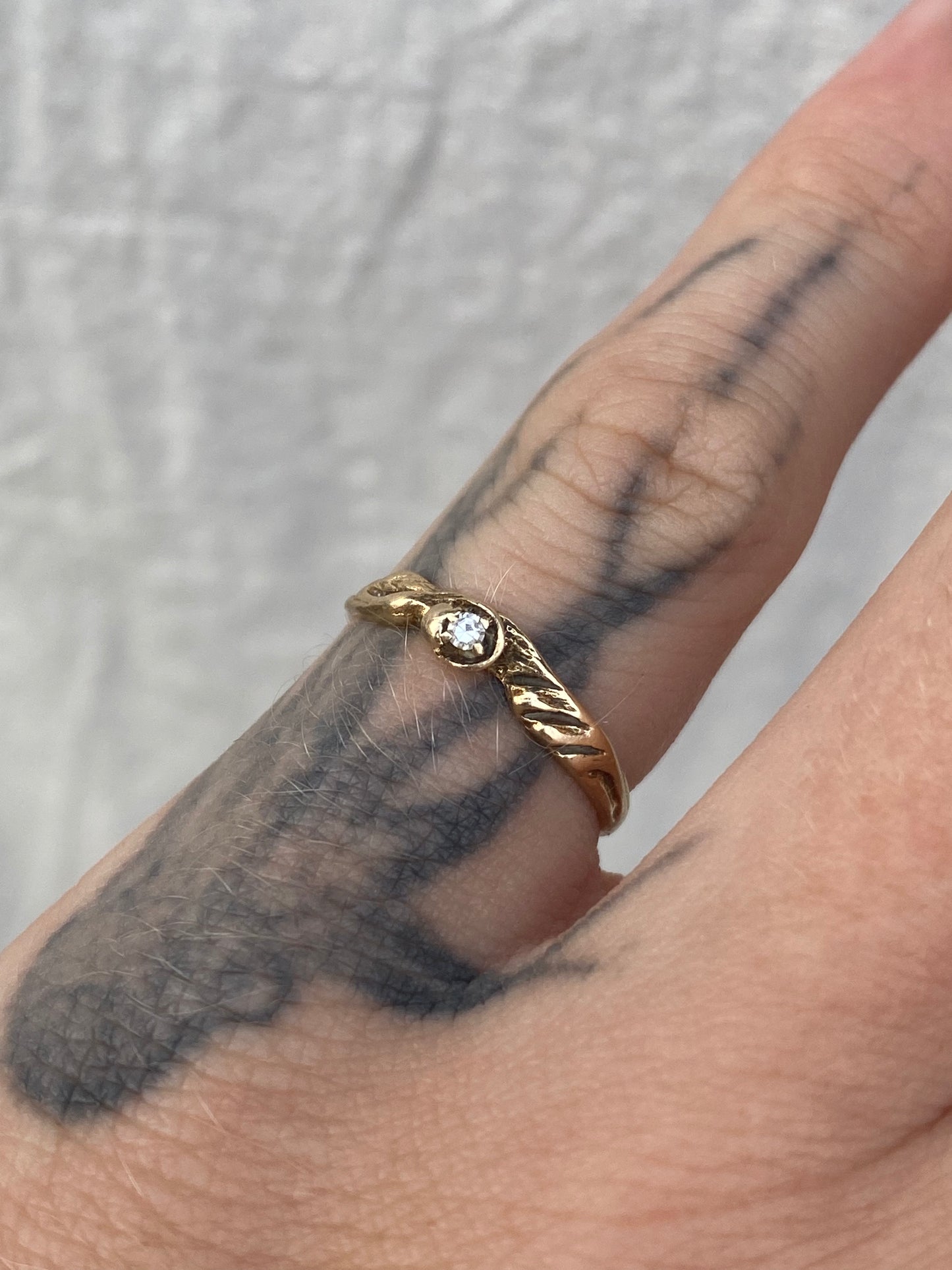 14kt vintage diamond solitare ring