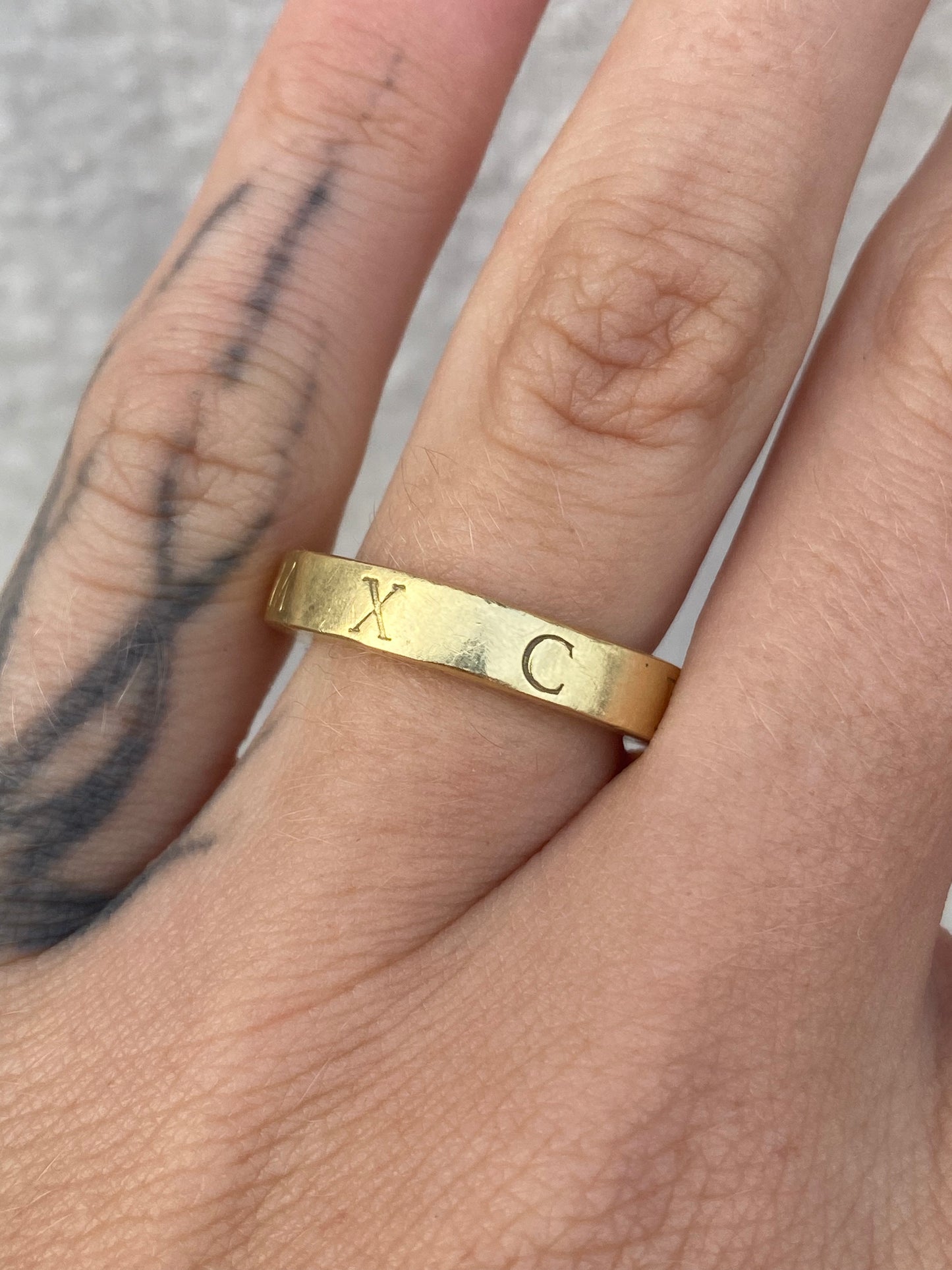 18kt solid band