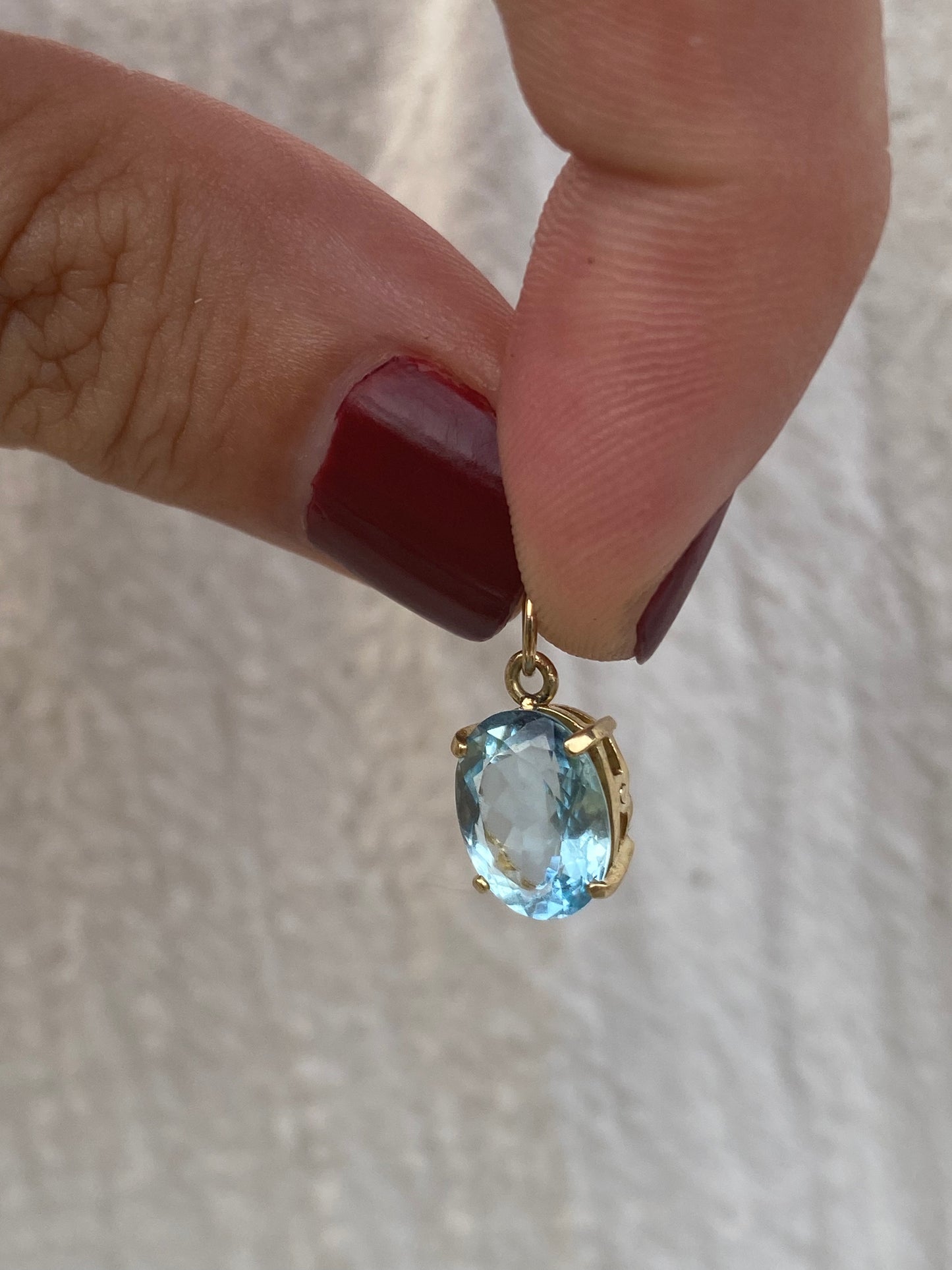 14kt aquamarine pendant