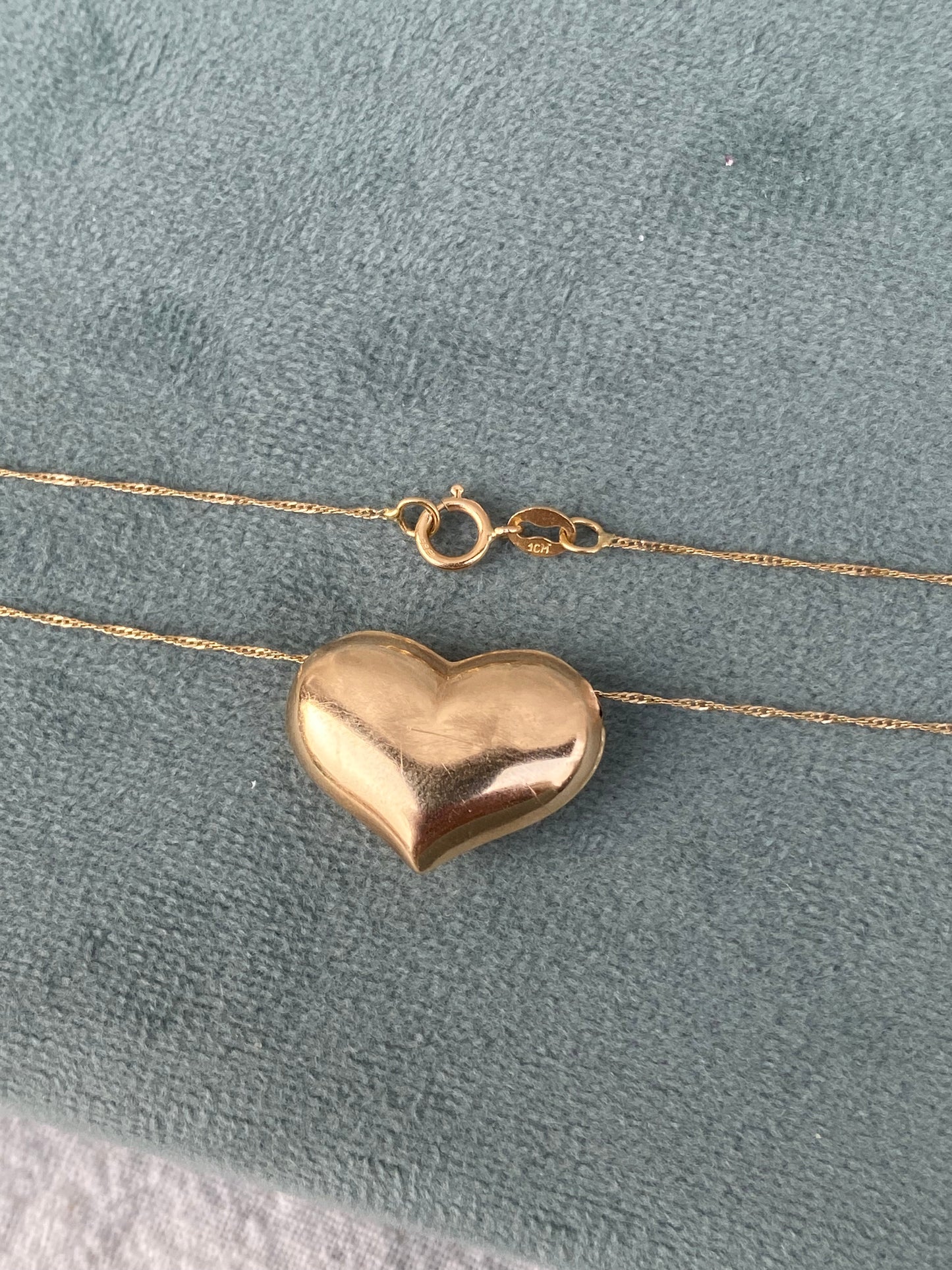 14kt 21" vintage puff heart necklace