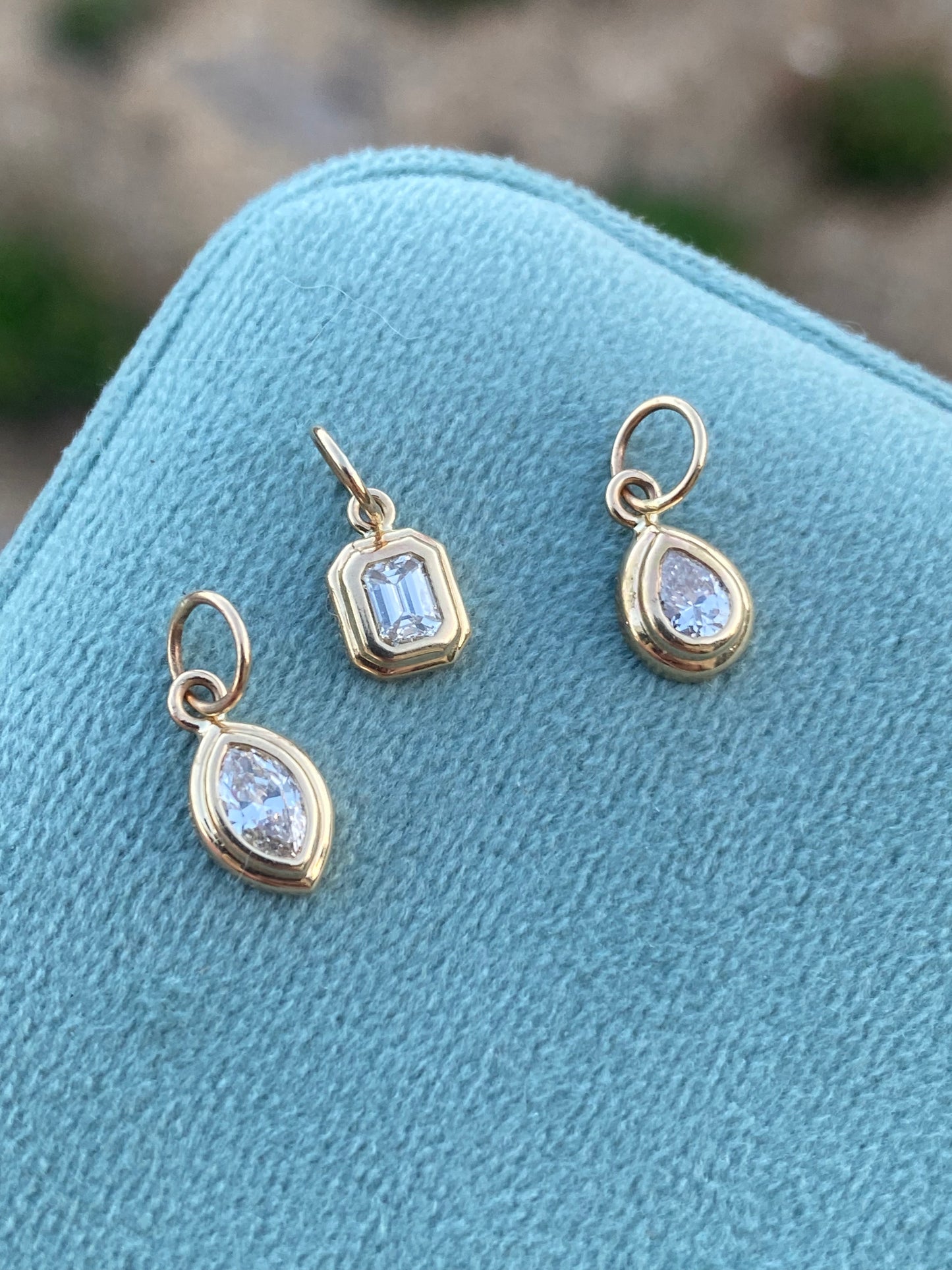 14kt double bezel diamond pendant