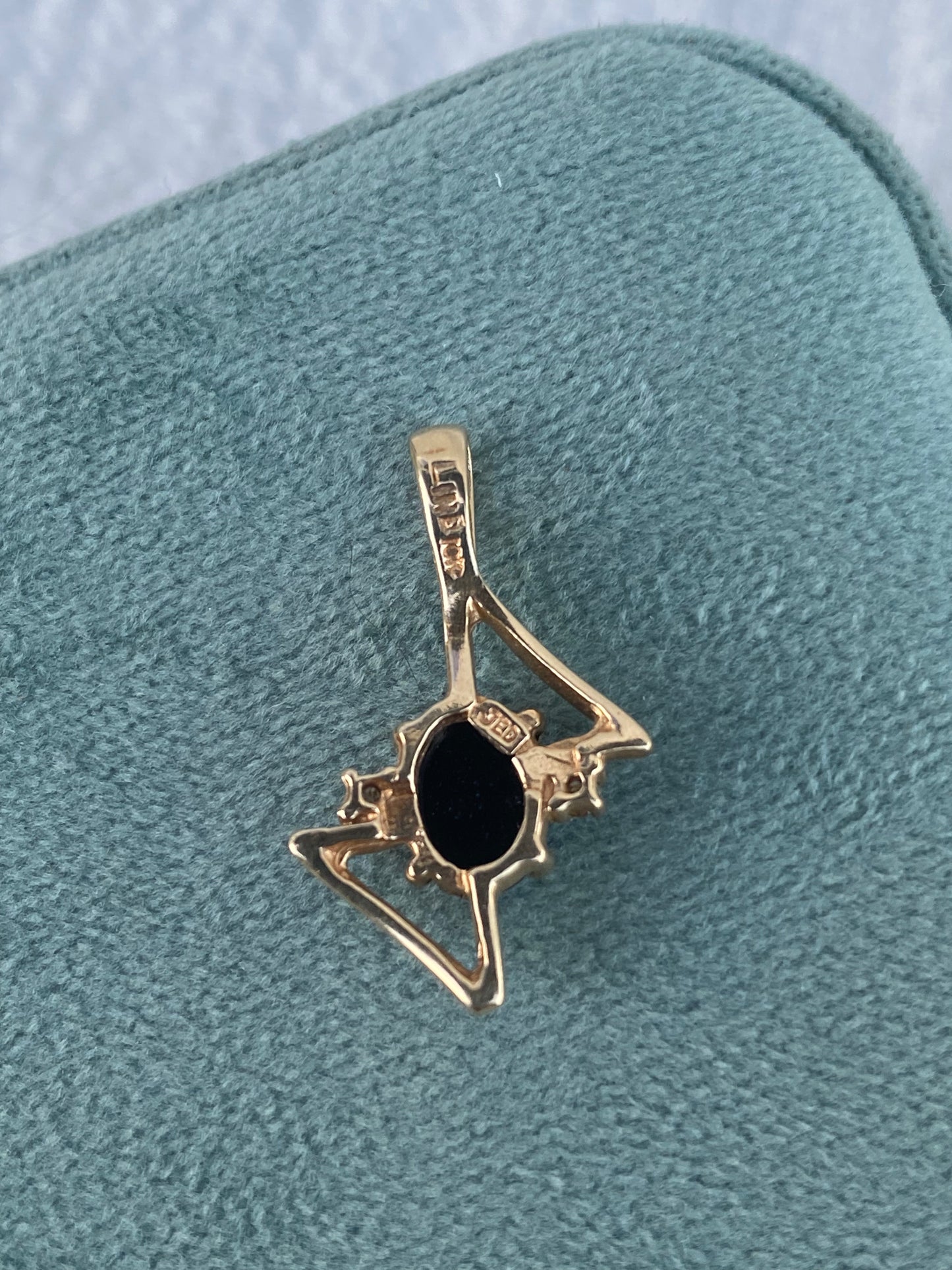 10kt vintage thai sapphire diamond pendant