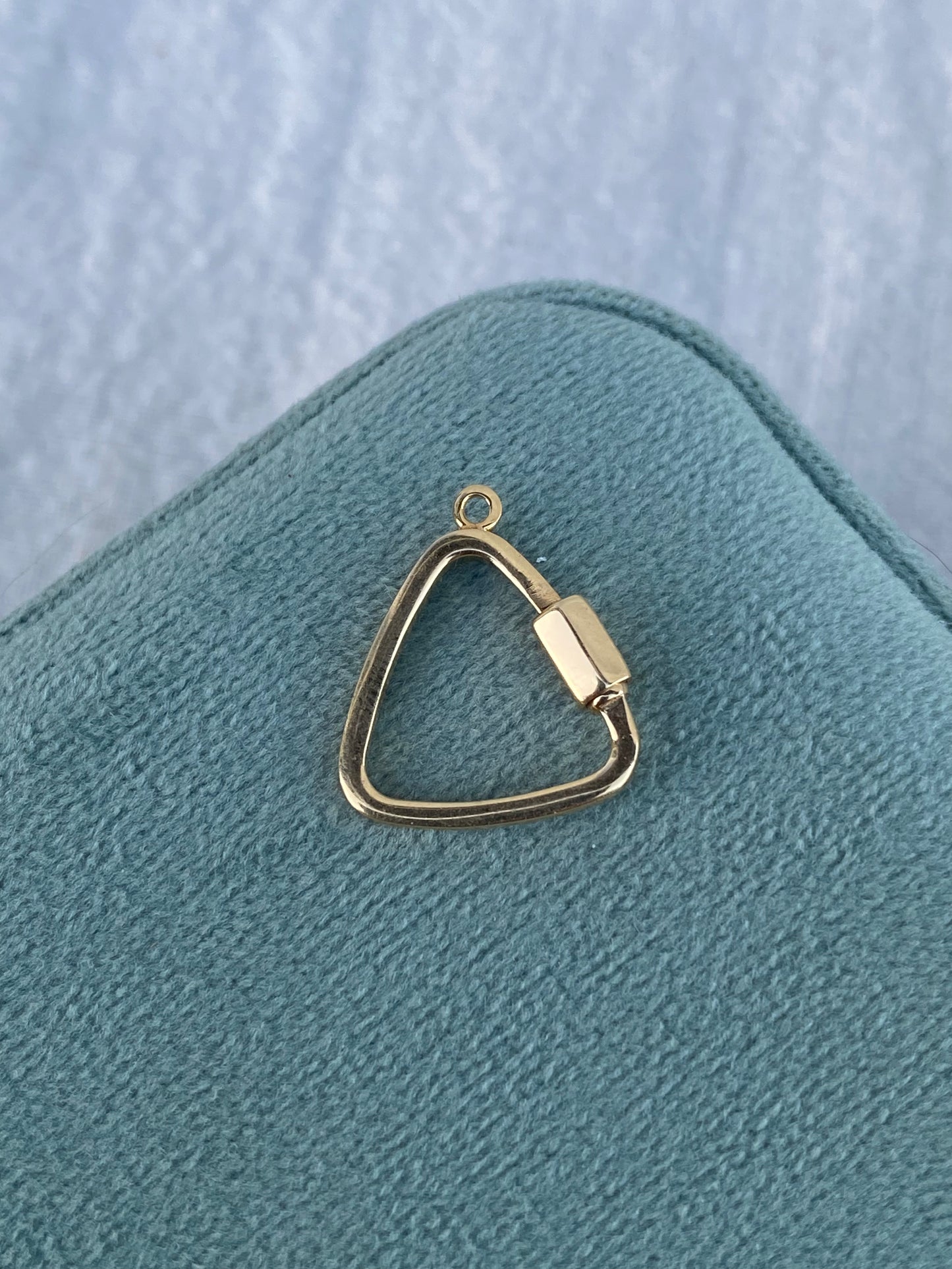 14kt triangle carabiner