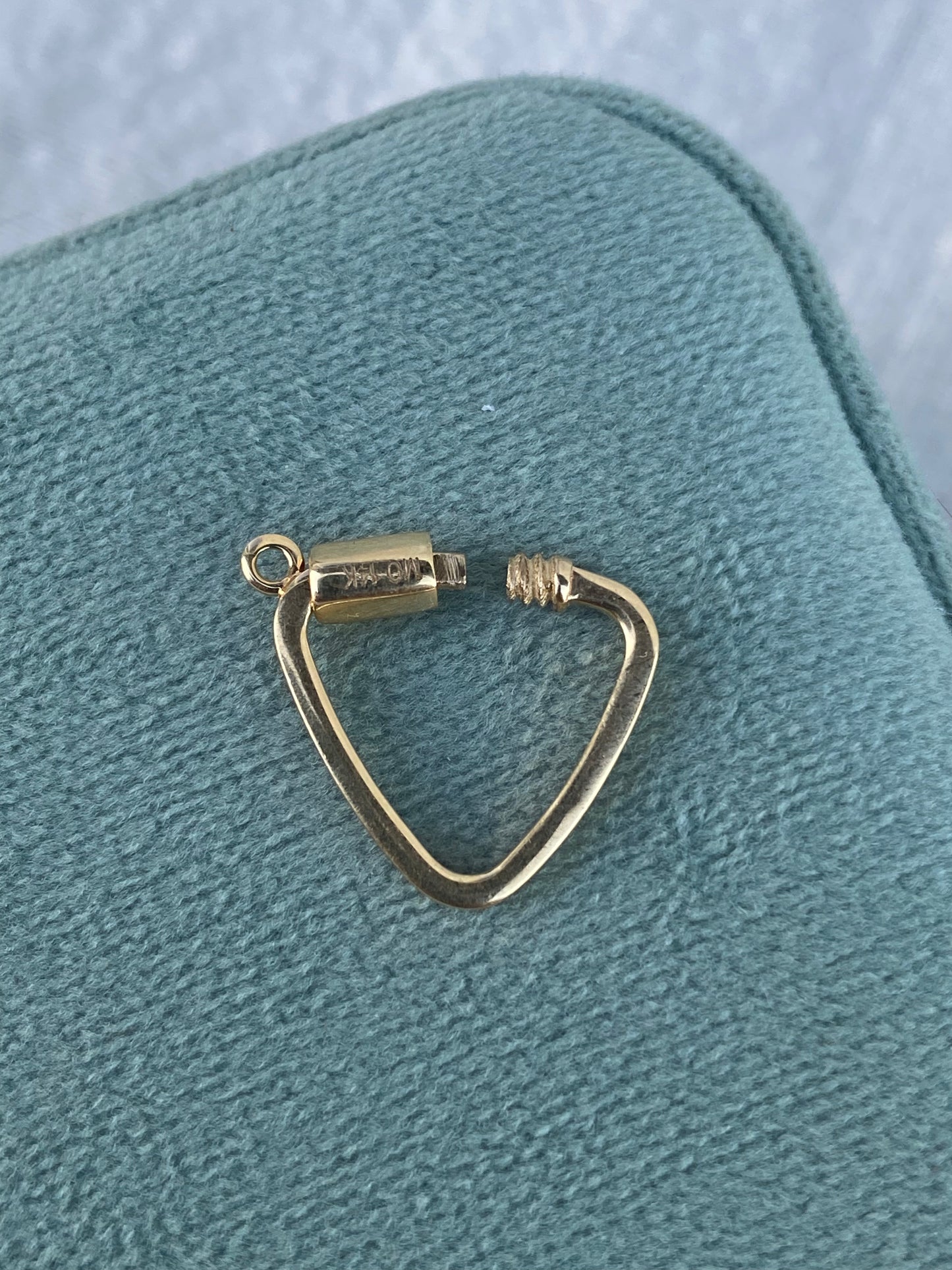 14kt triangle carabiner