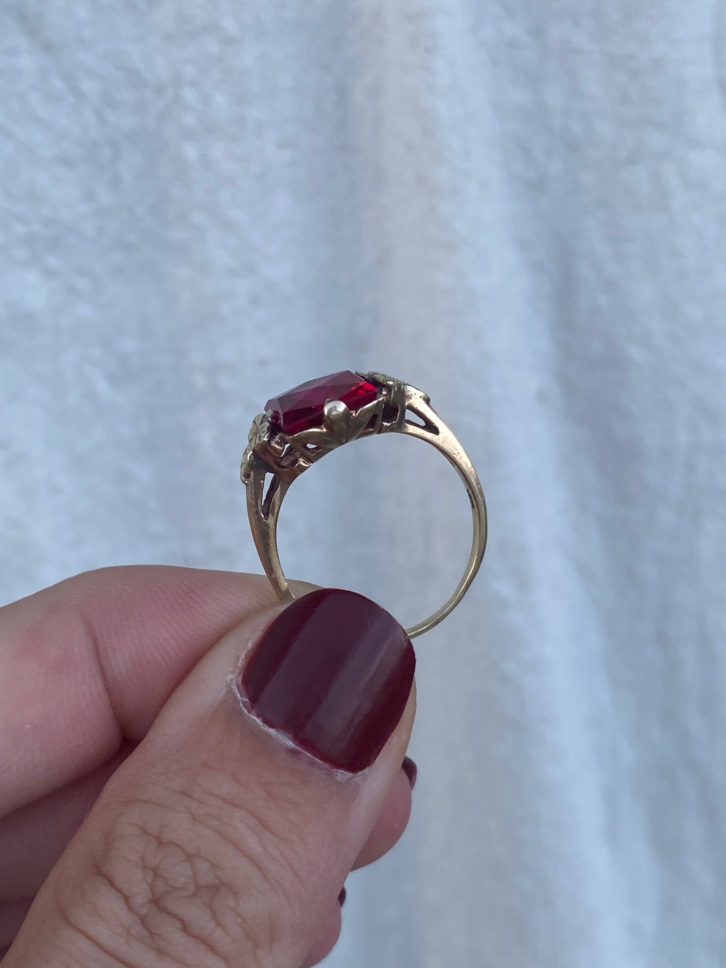 10kt vintage red stone ring