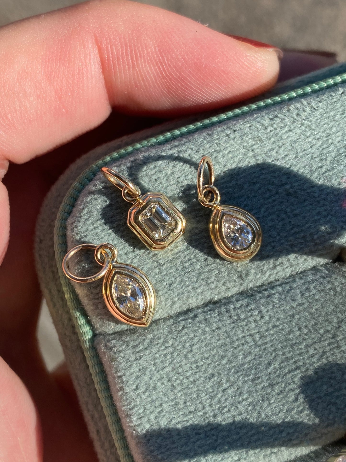 14kt double bezel diamond pendant