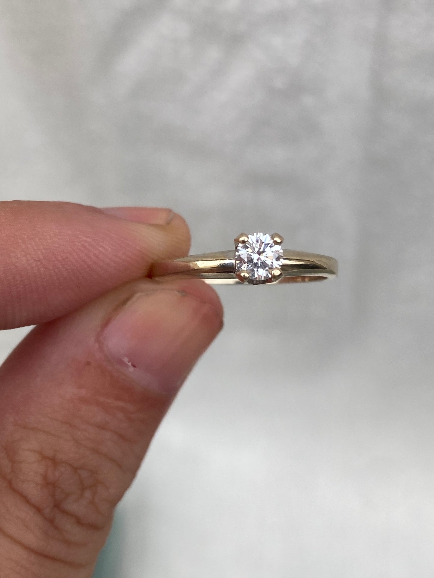 14kt vintage .30ctw diamond solitare ring