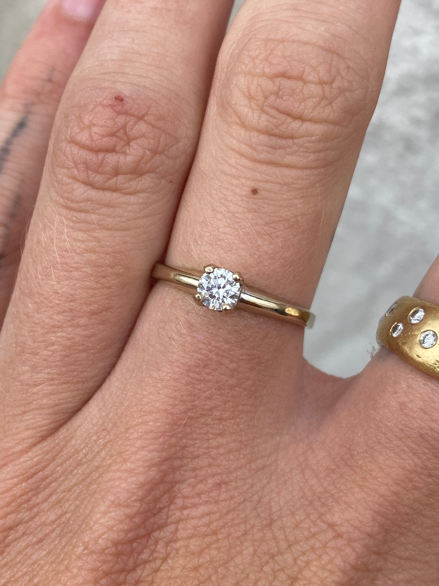 14kt vintage .30ctw diamond solitare ring