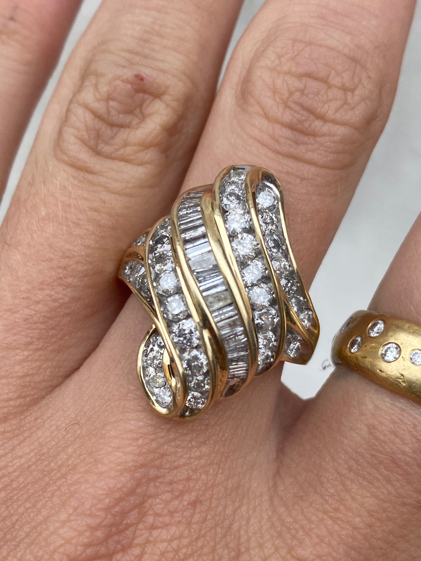 14kt vintage channel set diamond ring