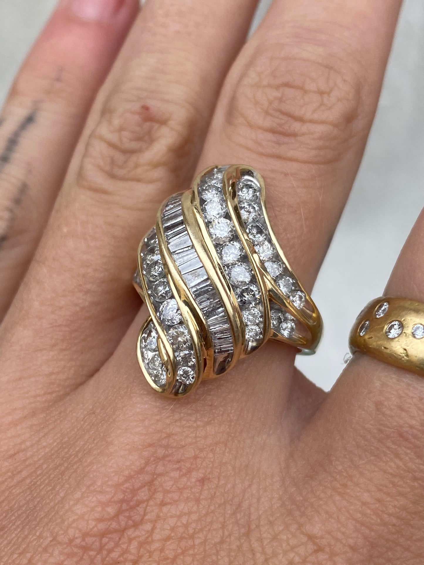 14kt vintage channel set diamond ring