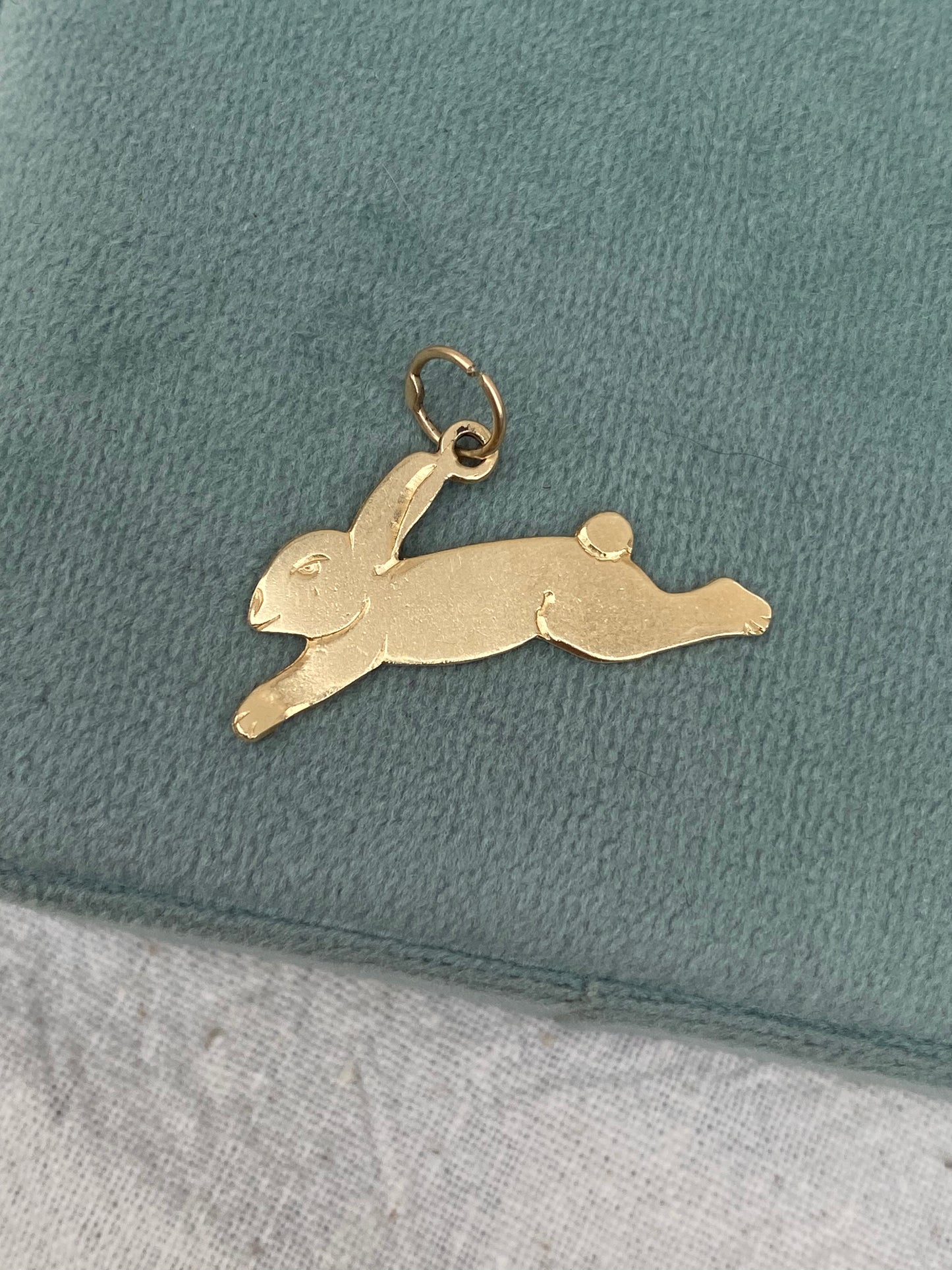 14kt vintage bunny
