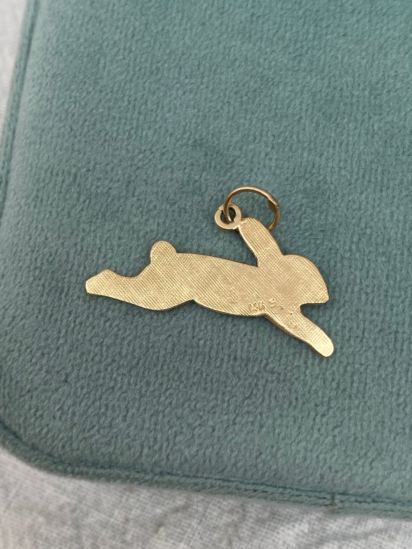14kt vintage bunny
