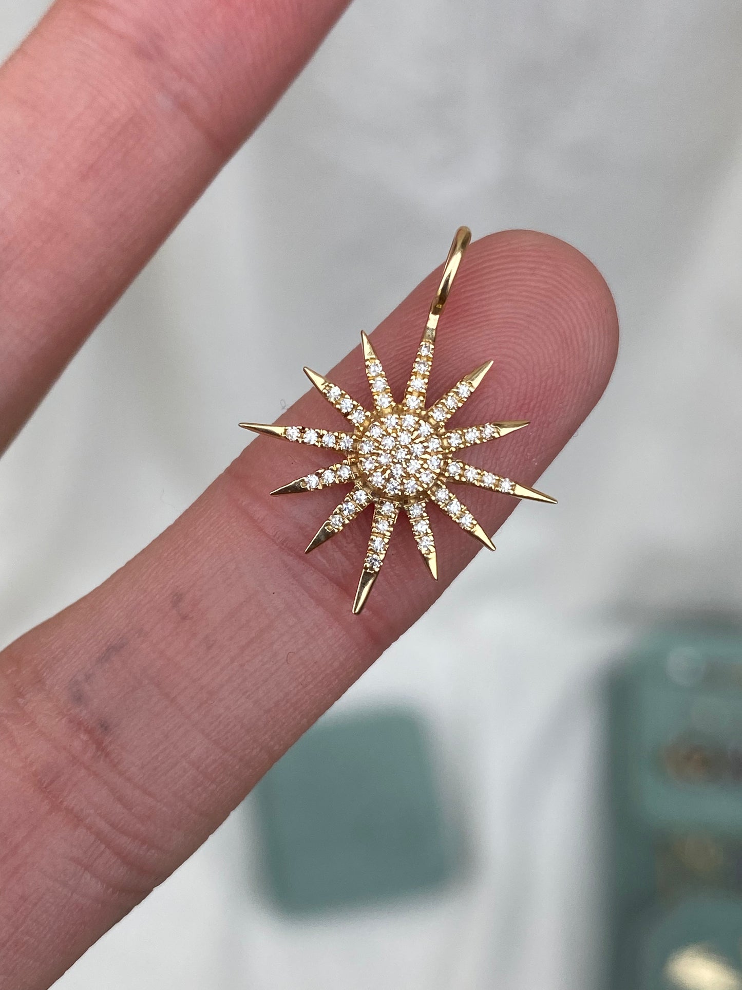 14kt diamond starburst