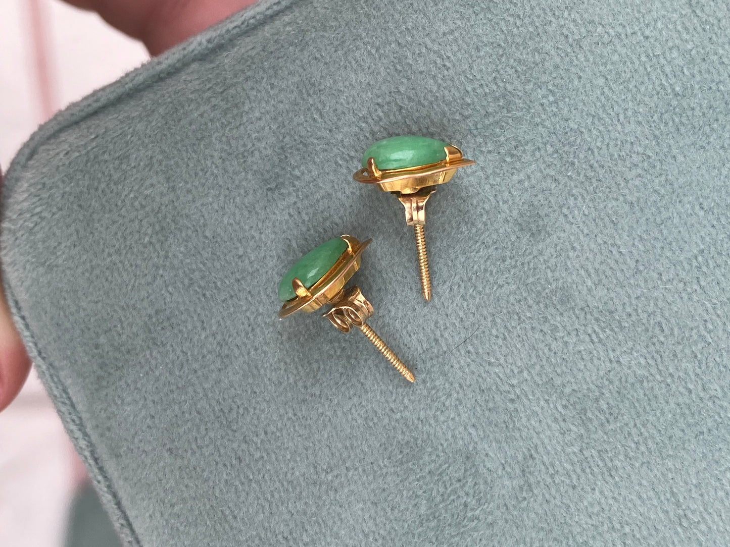 18kt jadeite studs
