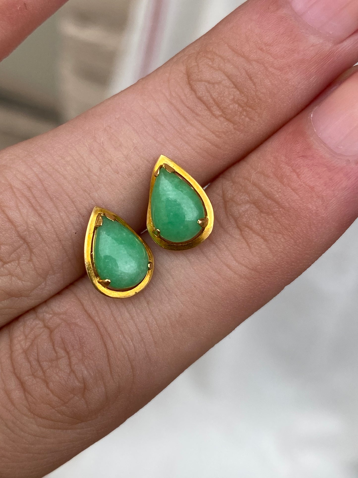 18kt jadeite studs