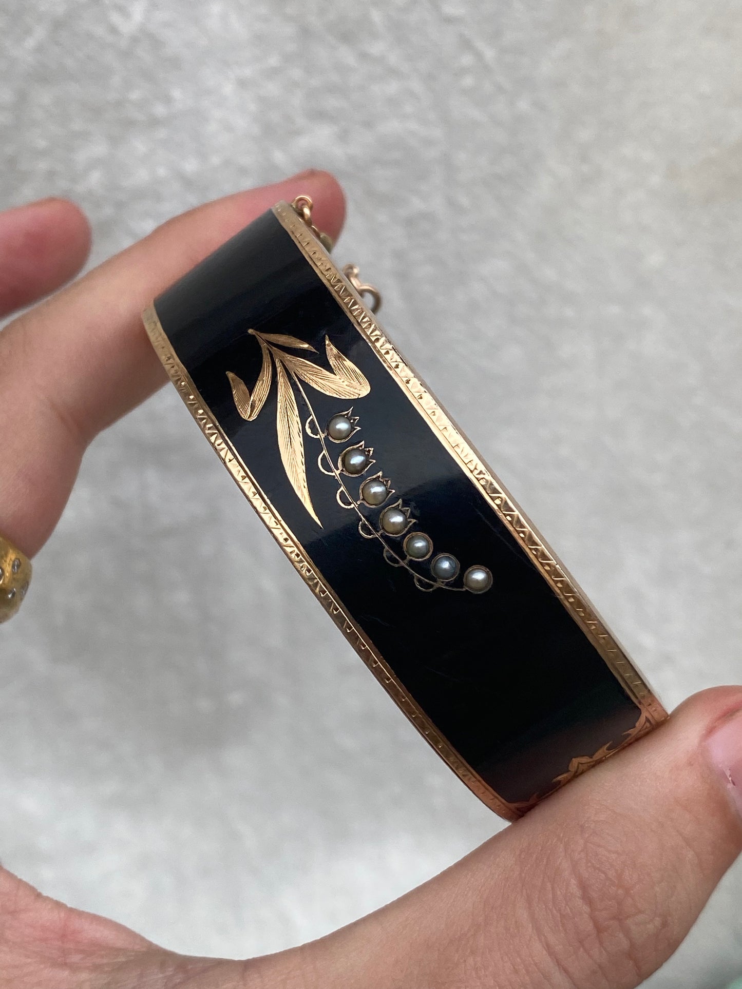 14kt antique lilly of the valley bangle