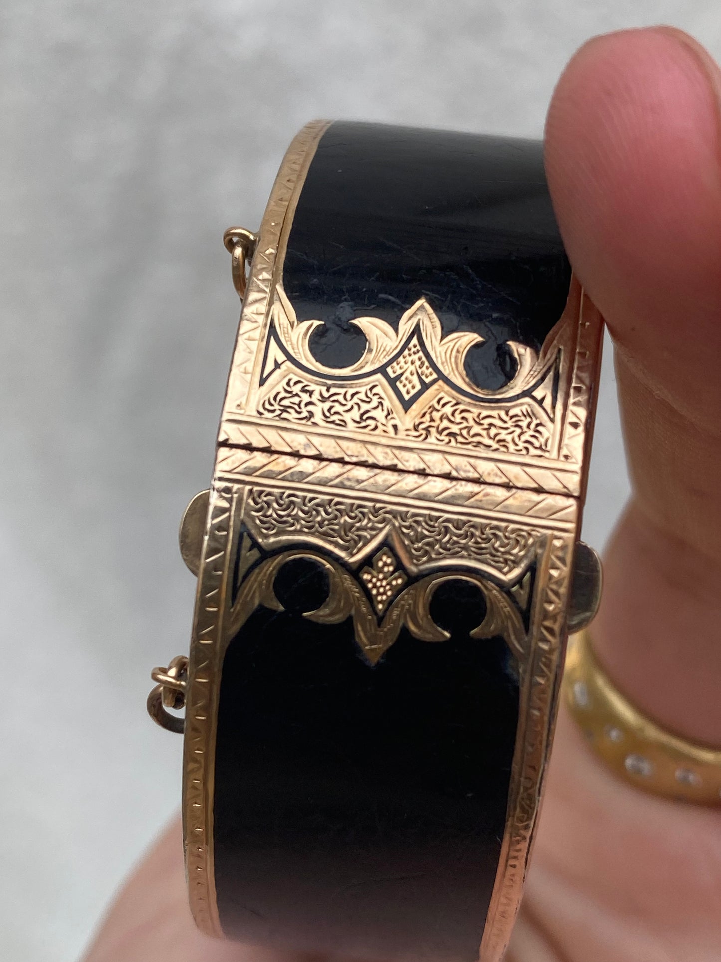 14kt antique lilly of the valley bangle
