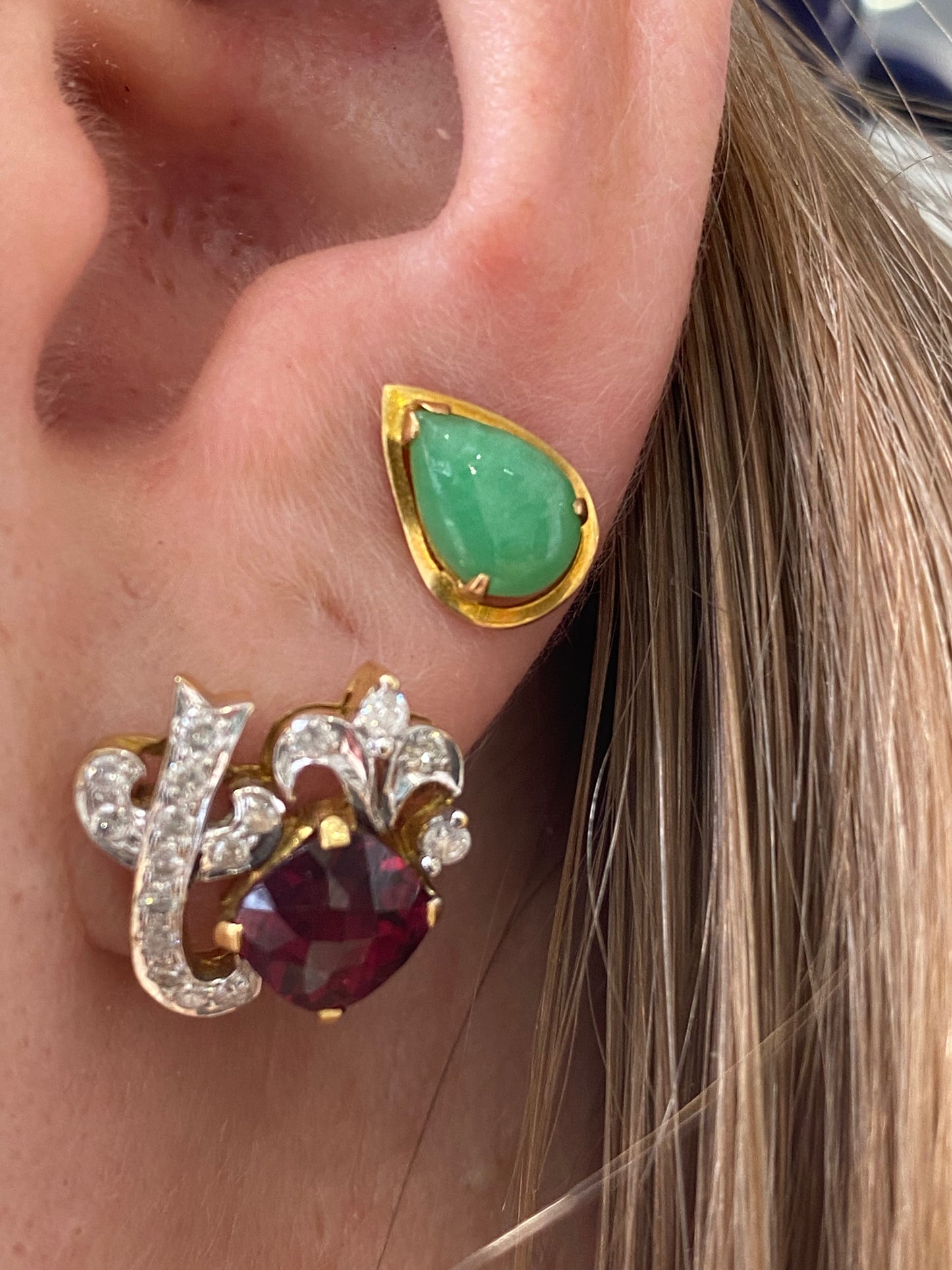 18kt jadeite studs