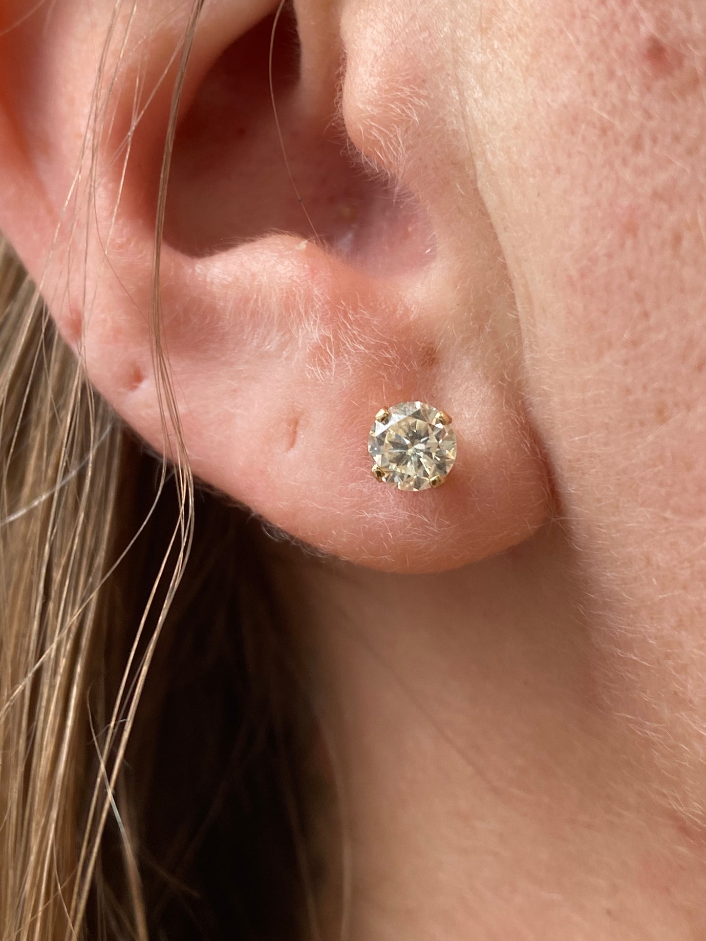 14kt 1ctw diamond studs