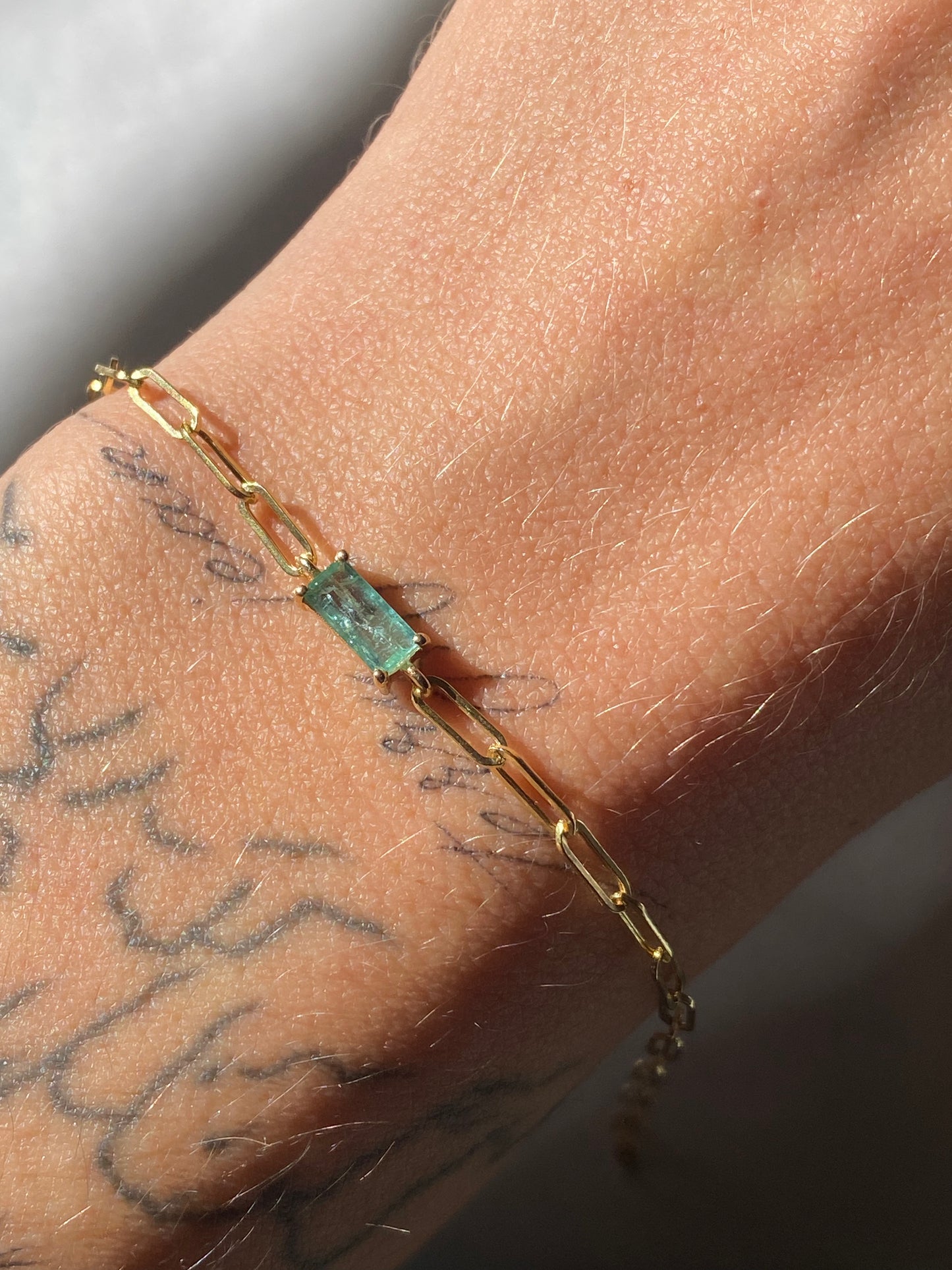 14kt .51ctw emerald paperclip bracelet