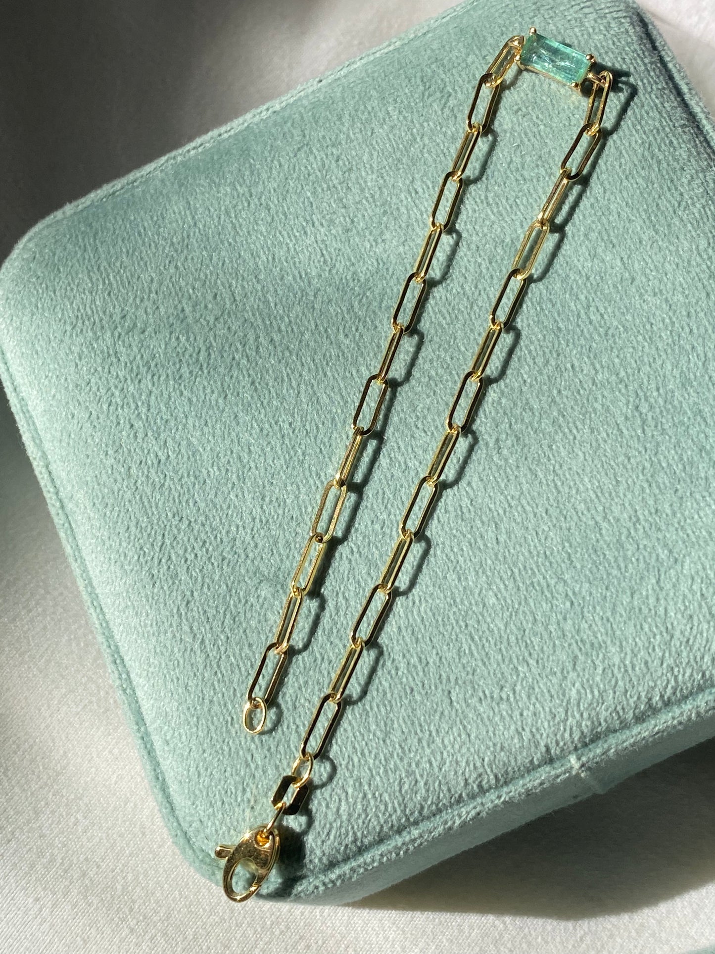 14kt .51ctw emerald paperclip bracelet