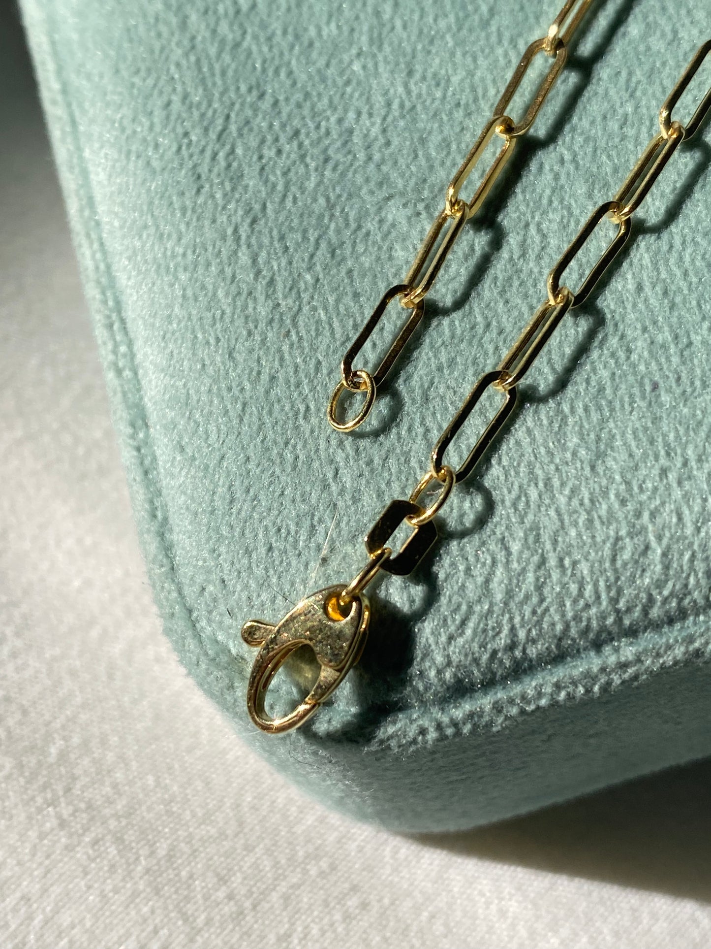 14kt .51ctw emerald paperclip bracelet