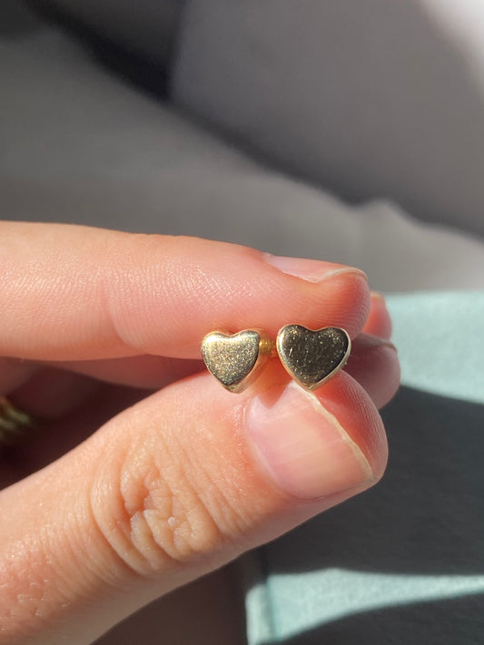 14kt heart studs