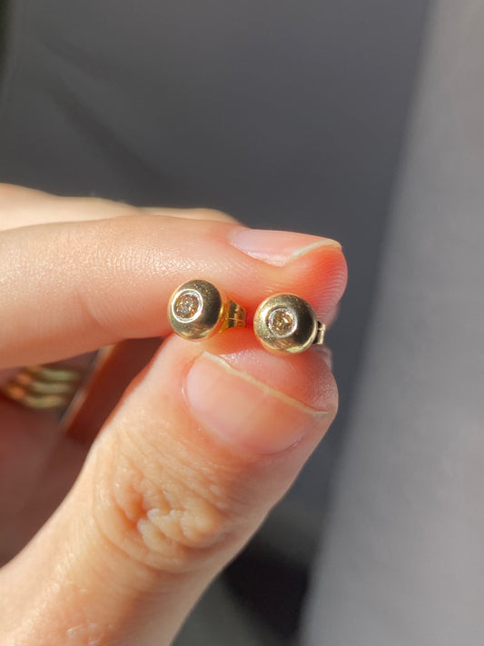14kt circle diamond studs