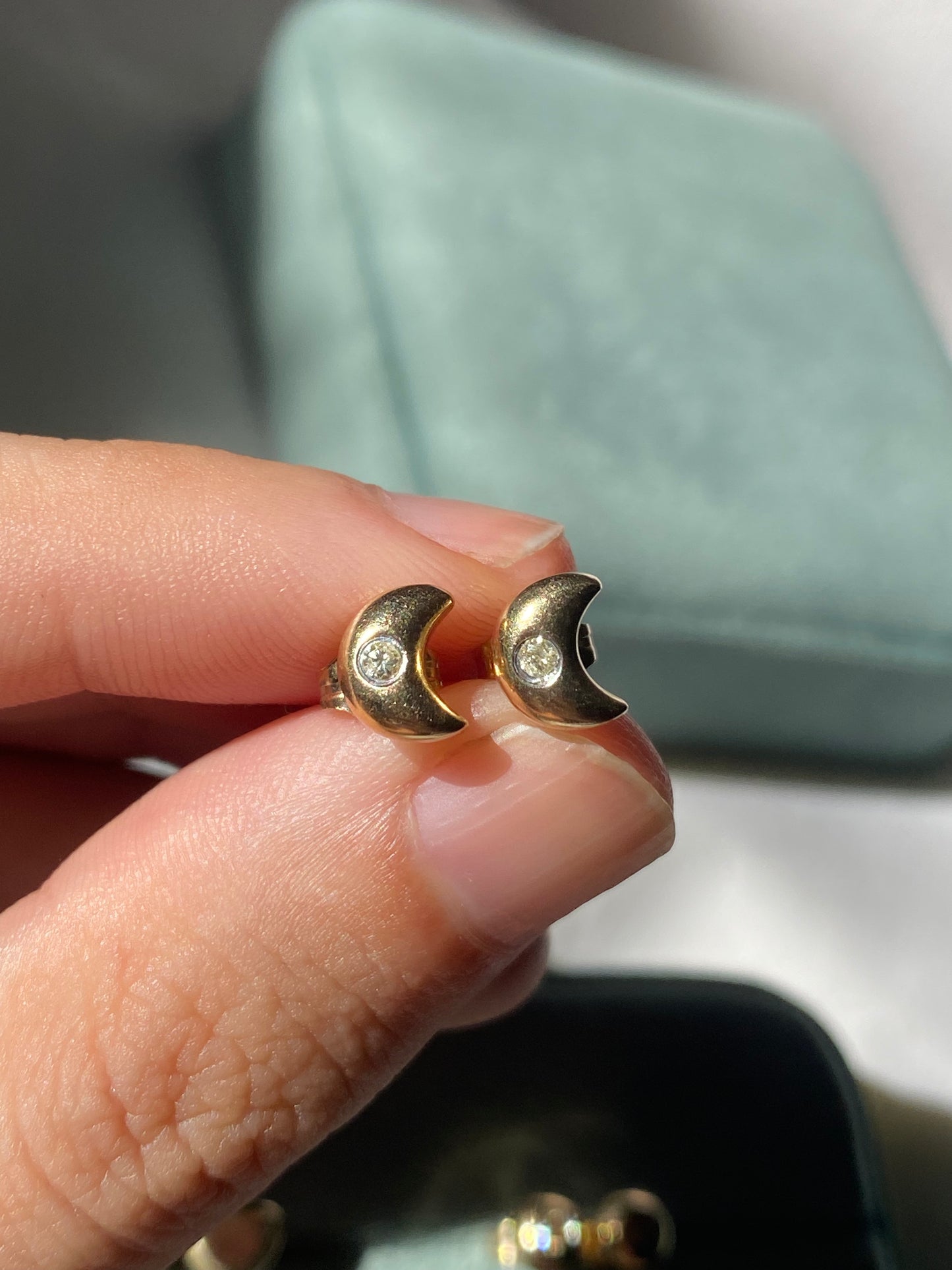 14kt crescent diamond studs