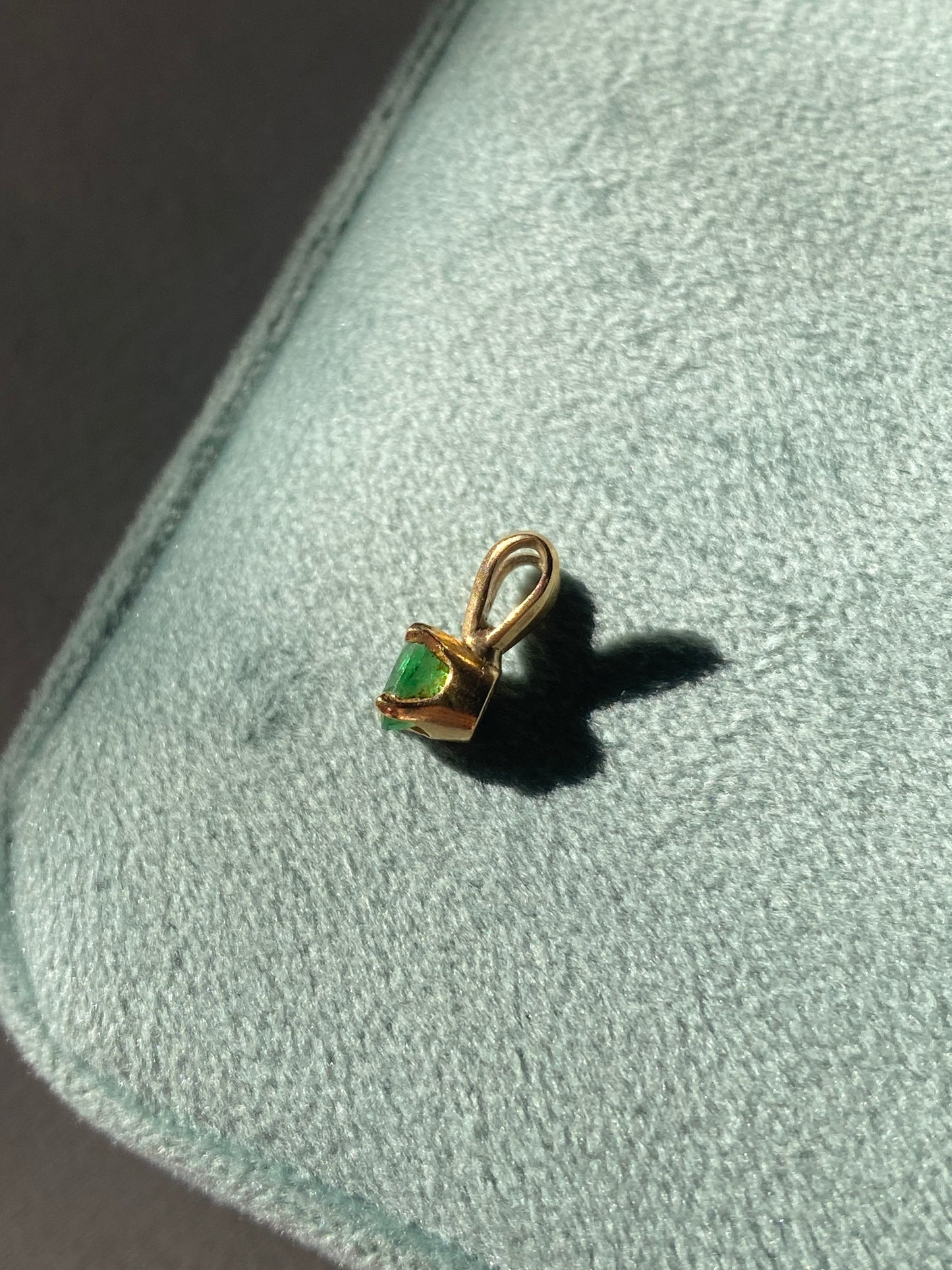 14kt vintage emerald pendant