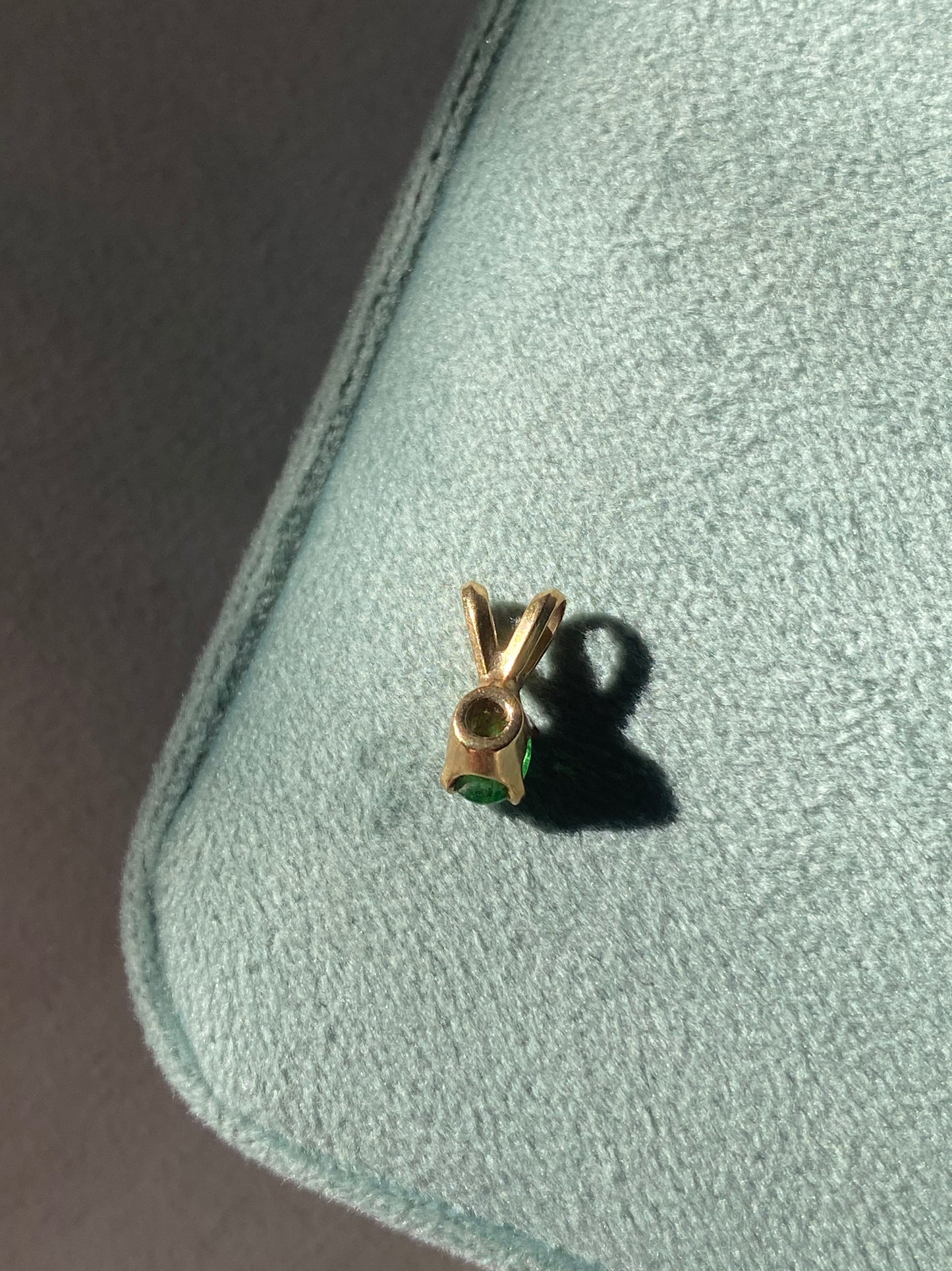 14kt vintage emerald pendant