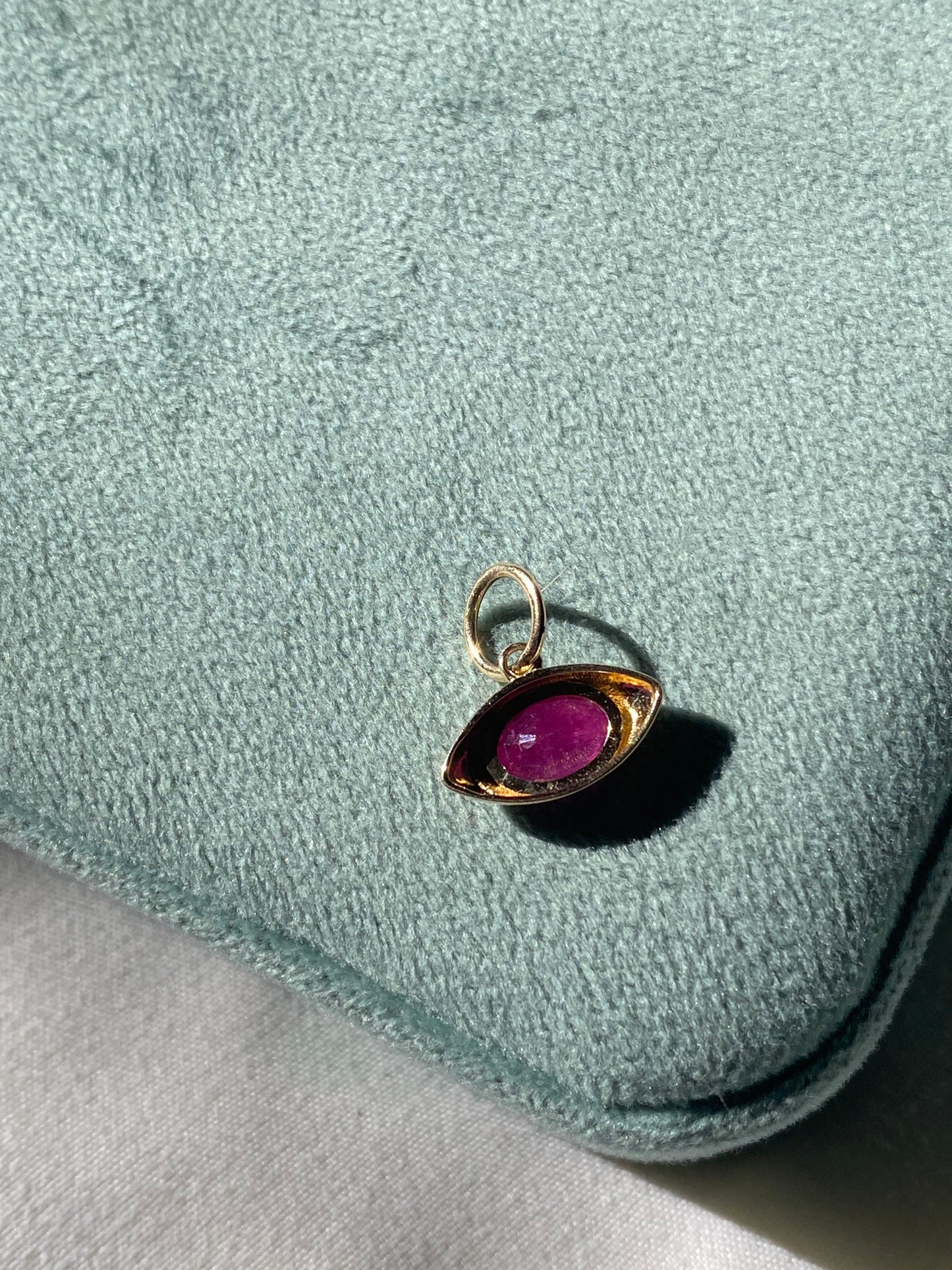 14kt ruby eye