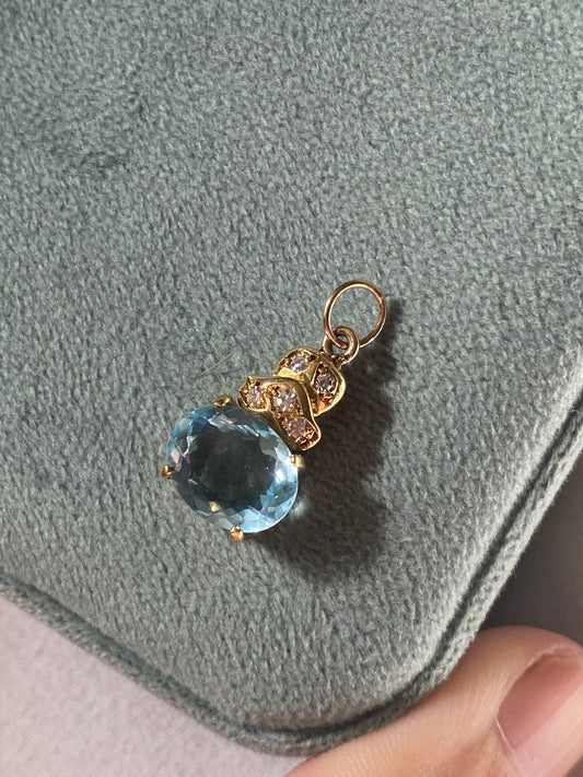 18kt aquamarine diamond pendant