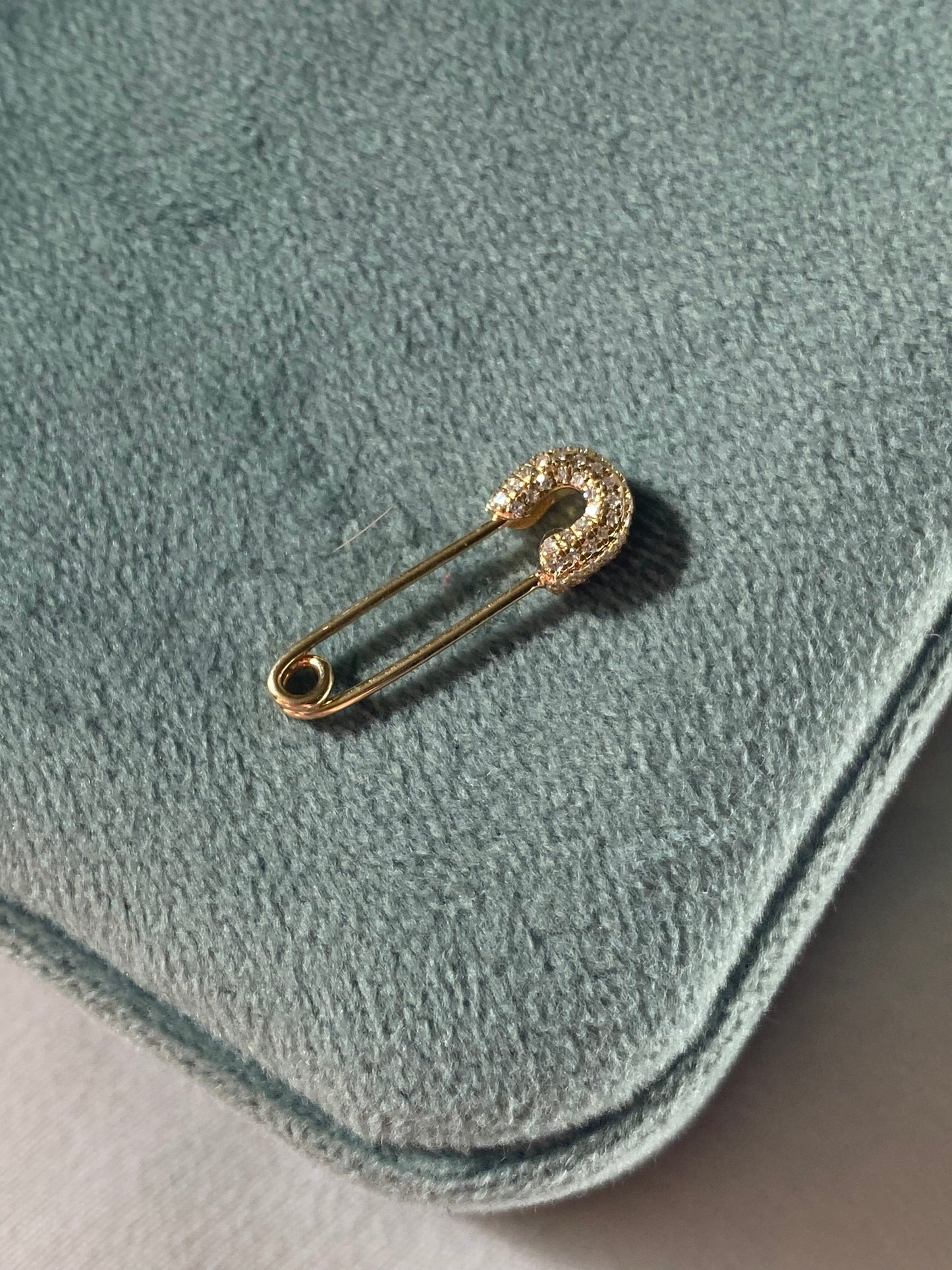 14kt diamond safety pin, functional