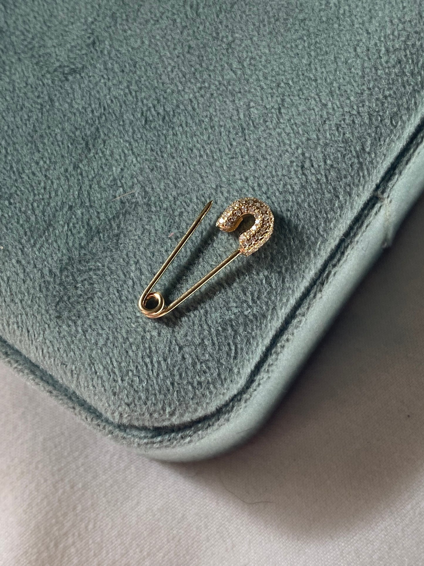 14kt diamond safety pin, functional