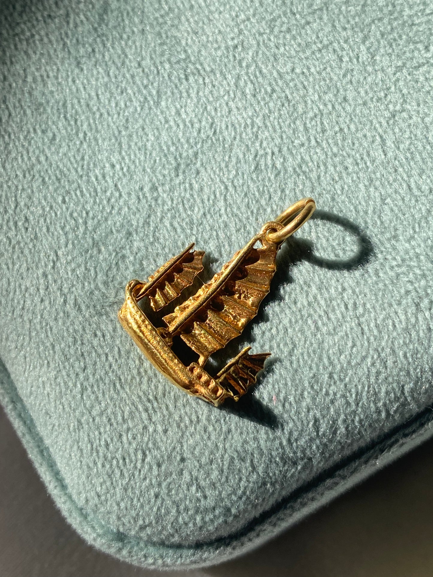 14kt vintage junk ship