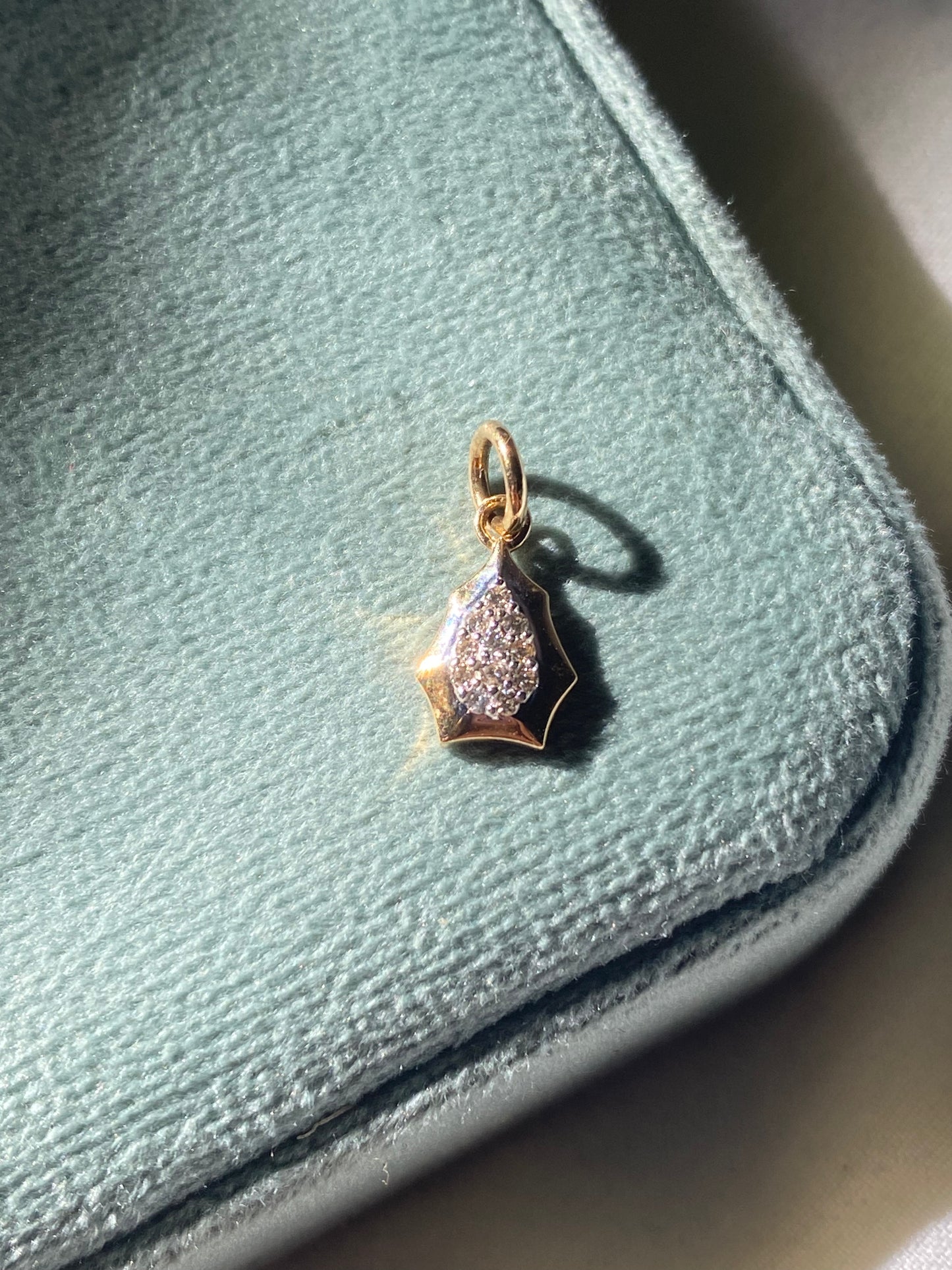 14kt diamond cluster pendant