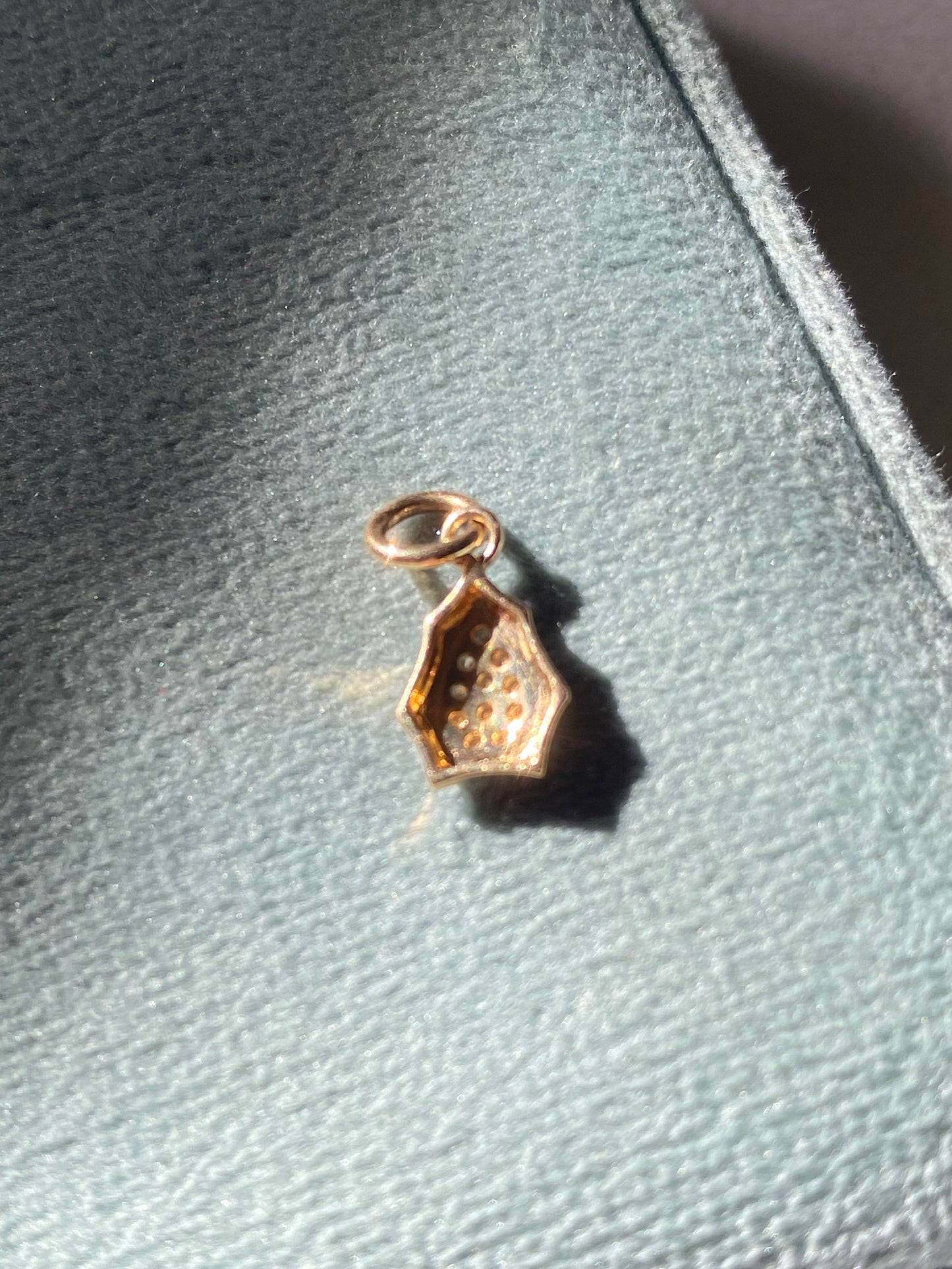 14kt diamond cluster pendant