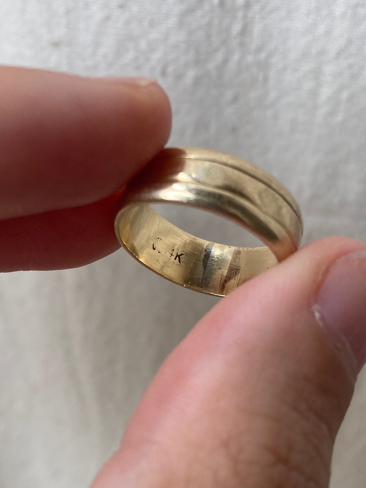 14kt etched wedding band