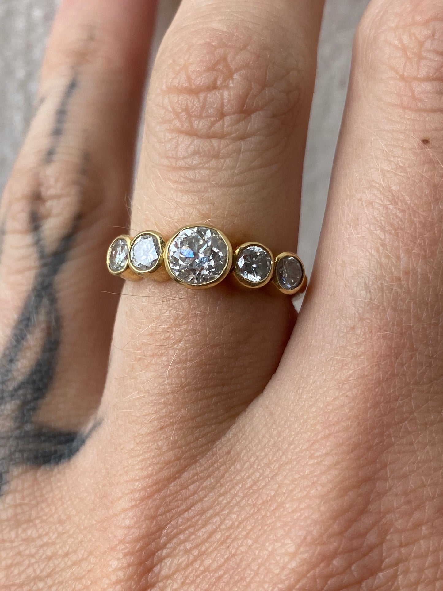 18kt 1.19ctw old & modern cut multi-diamond ring