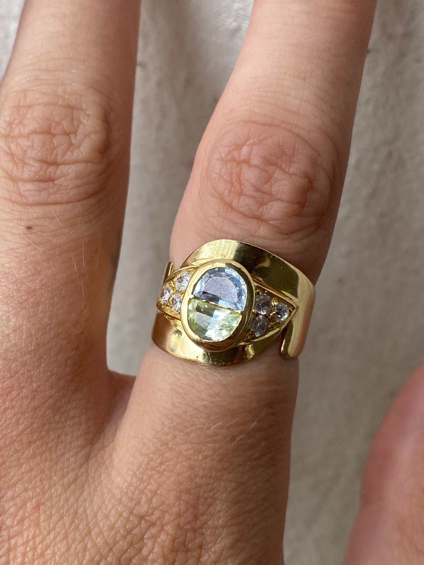 18kt multicolor sapphire ring