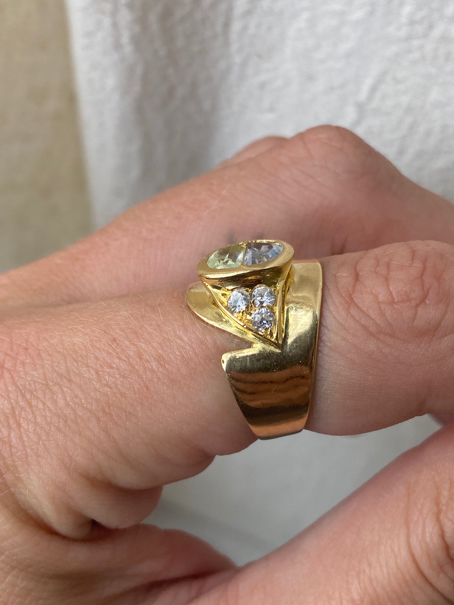18kt multicolor sapphire ring